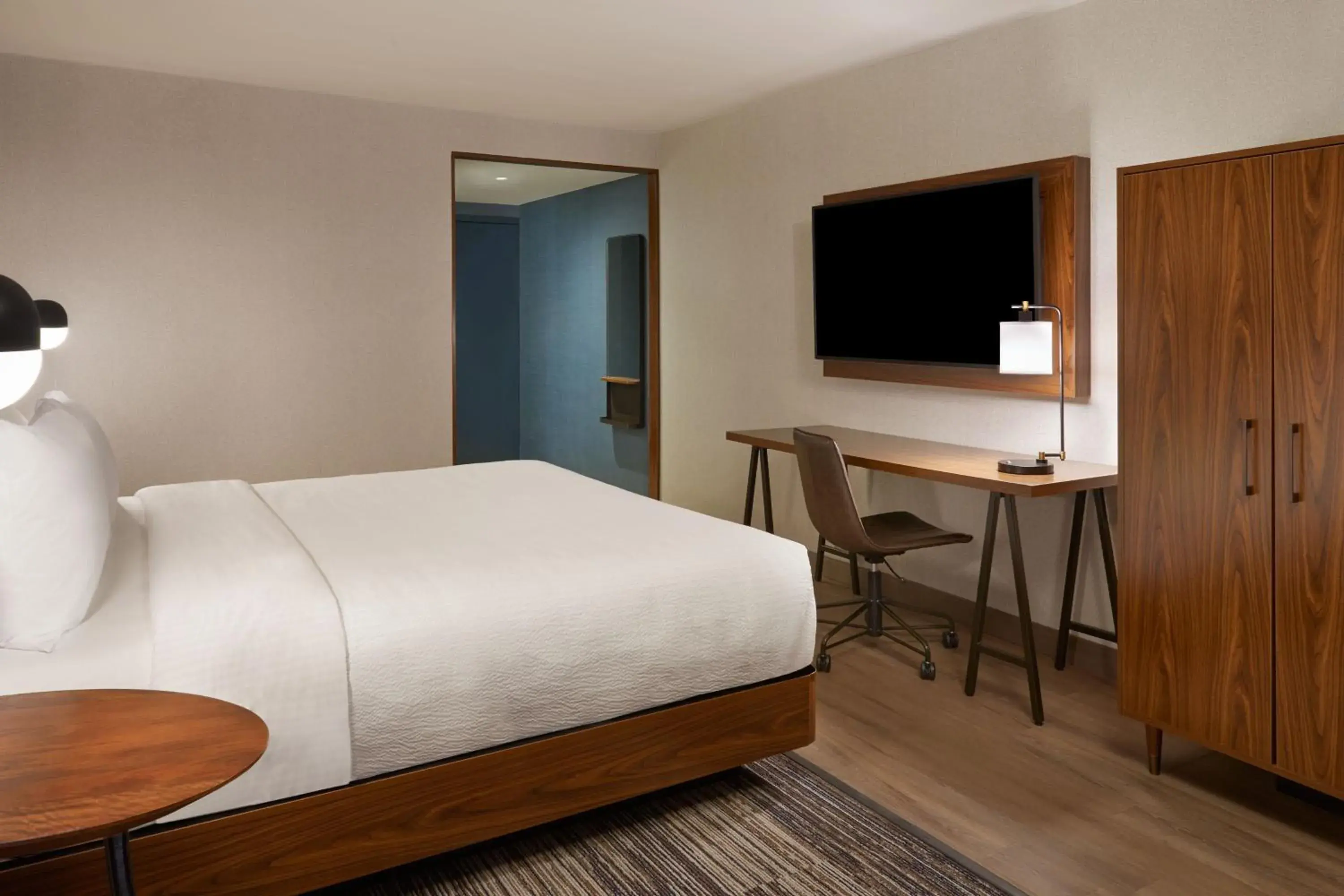 Photo of the whole room, Bed in Sunbridge Hotel & Conference Centre Sarnia Photo of the whole room, Bed in Sunbridge Hotel & Conference Centre Sarnia