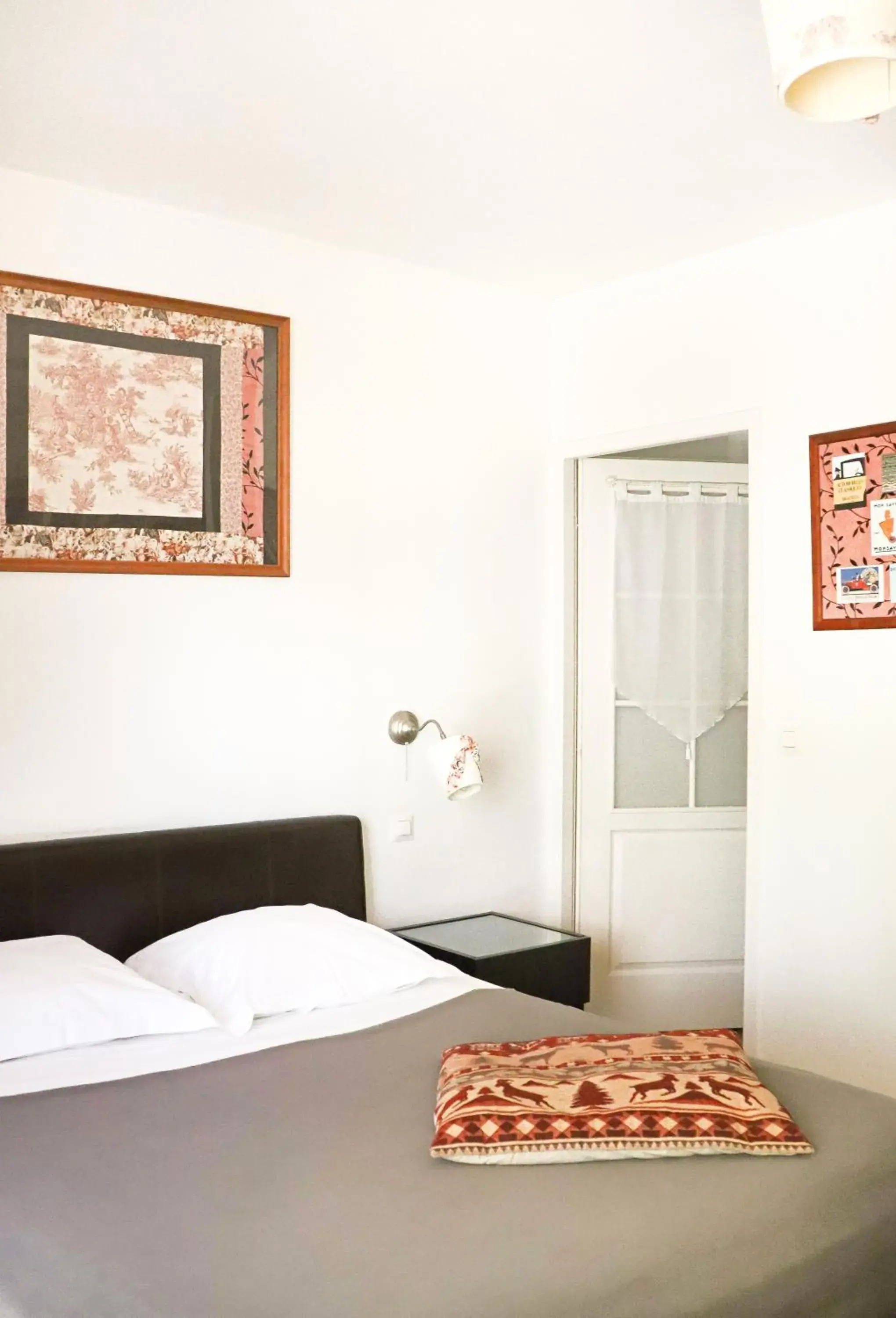 Superior Double Room in Logis Hôtel La Villa Boucicaut Superior Double Room in Logis Hôtel La Villa Boucicaut