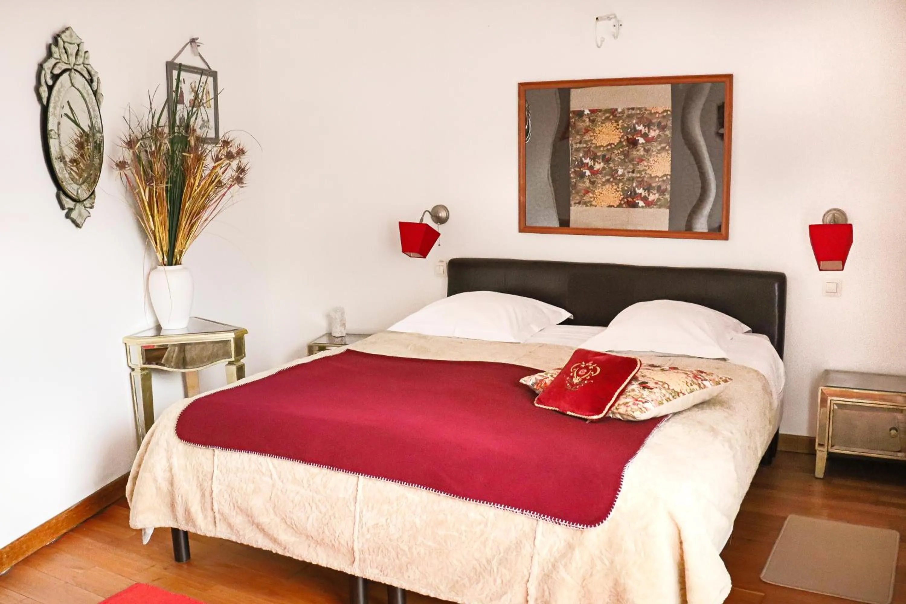 Bedroom, Bed in Logis Hôtel La Villa Boucicaut