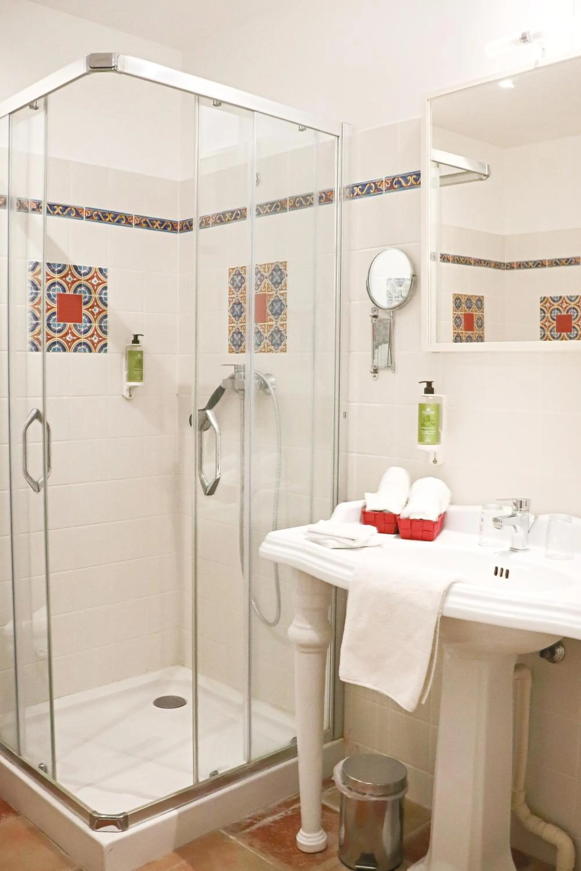 Bathroom in Logis Hôtel La Villa Boucicaut