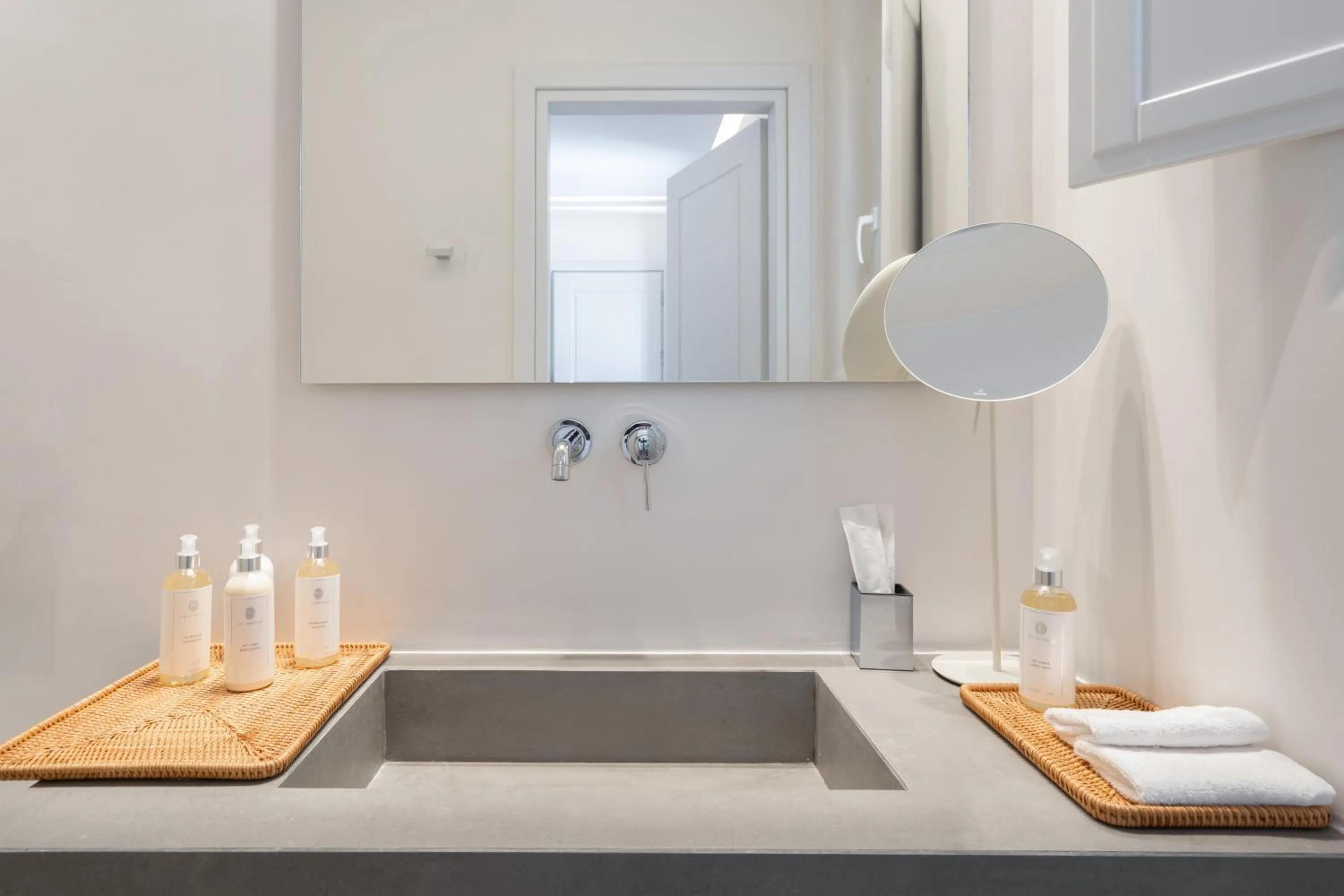 Toilet in NĒRO Suites by NOMÉE Hospitality Group