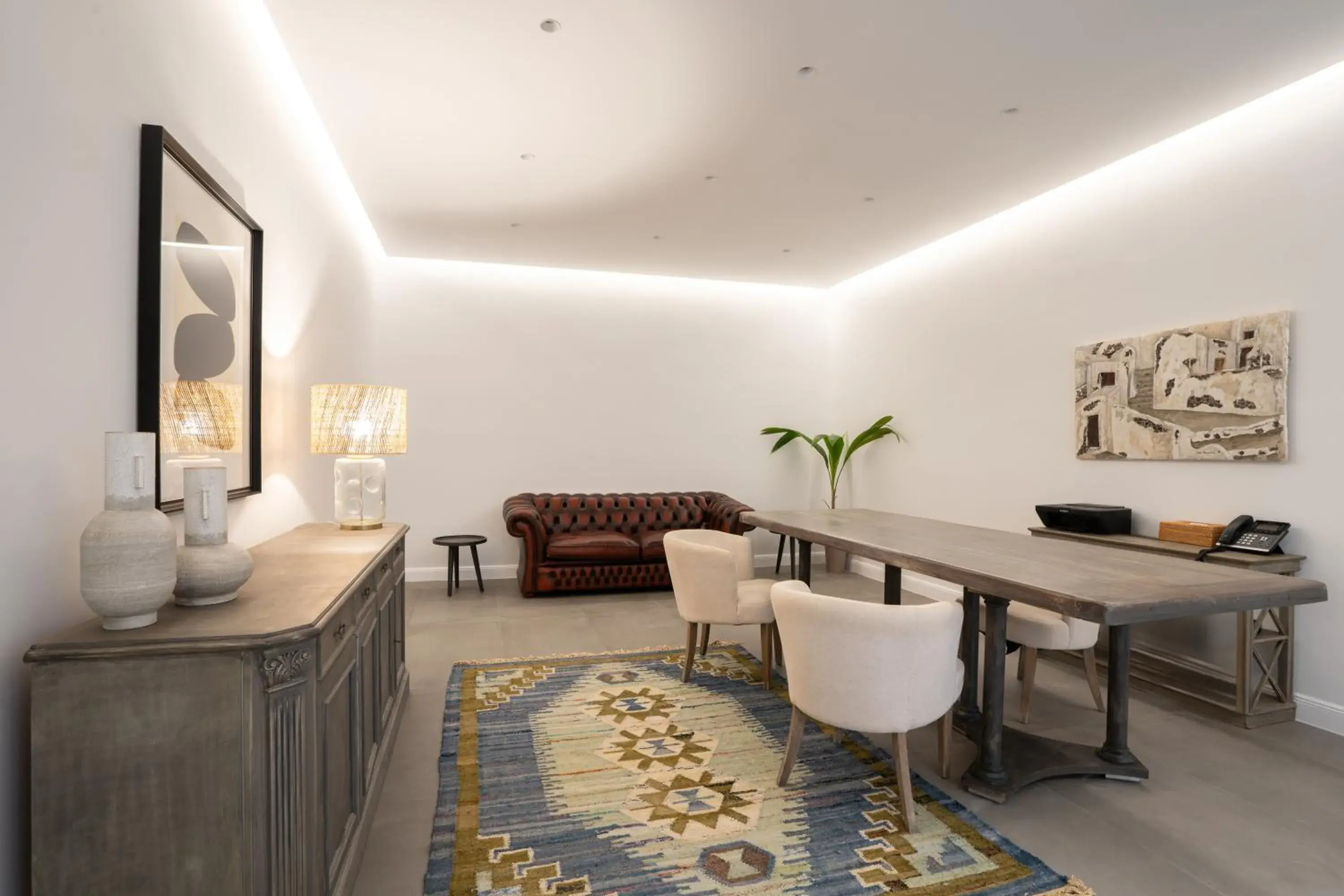 Lobby or reception in NĒRO Suites by NOMÉE Hospitality Group Lobby or reception in NĒRO Suites by NOMÉE Hospitality Group