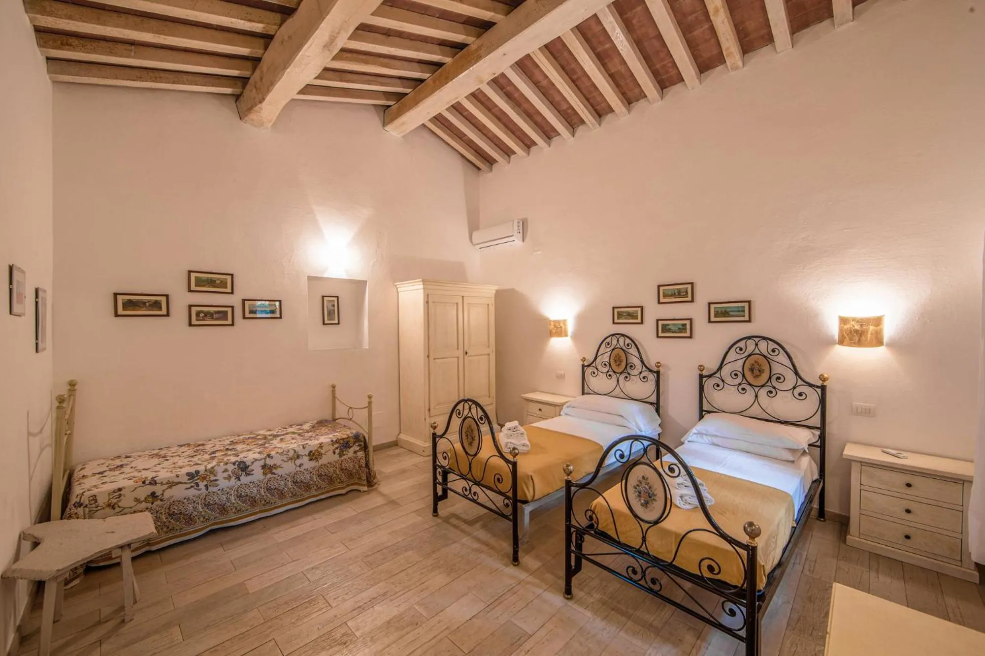 Bed in Tenuta Delle Ripalte