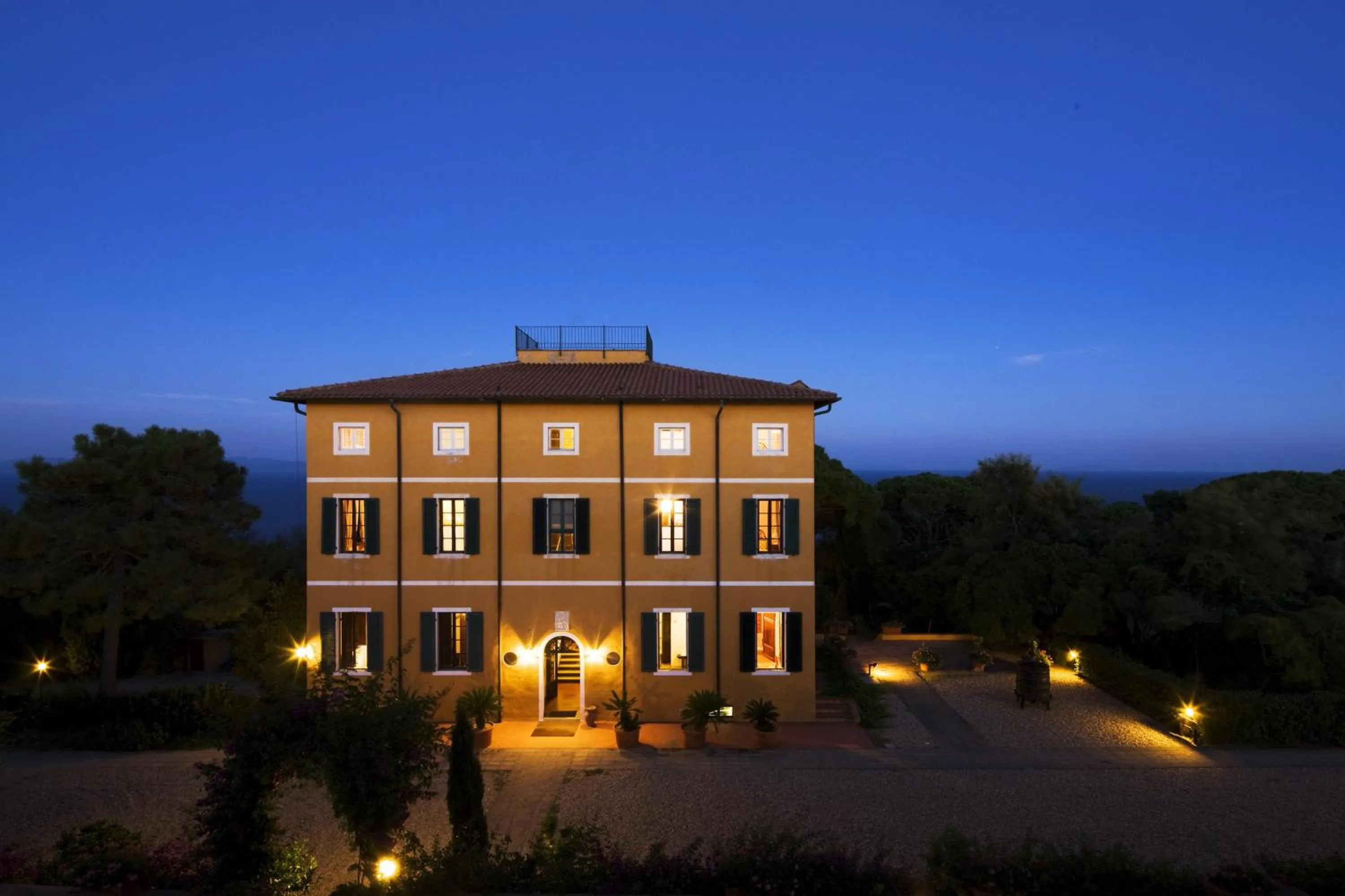 Property building in Tenuta Delle Ripalte