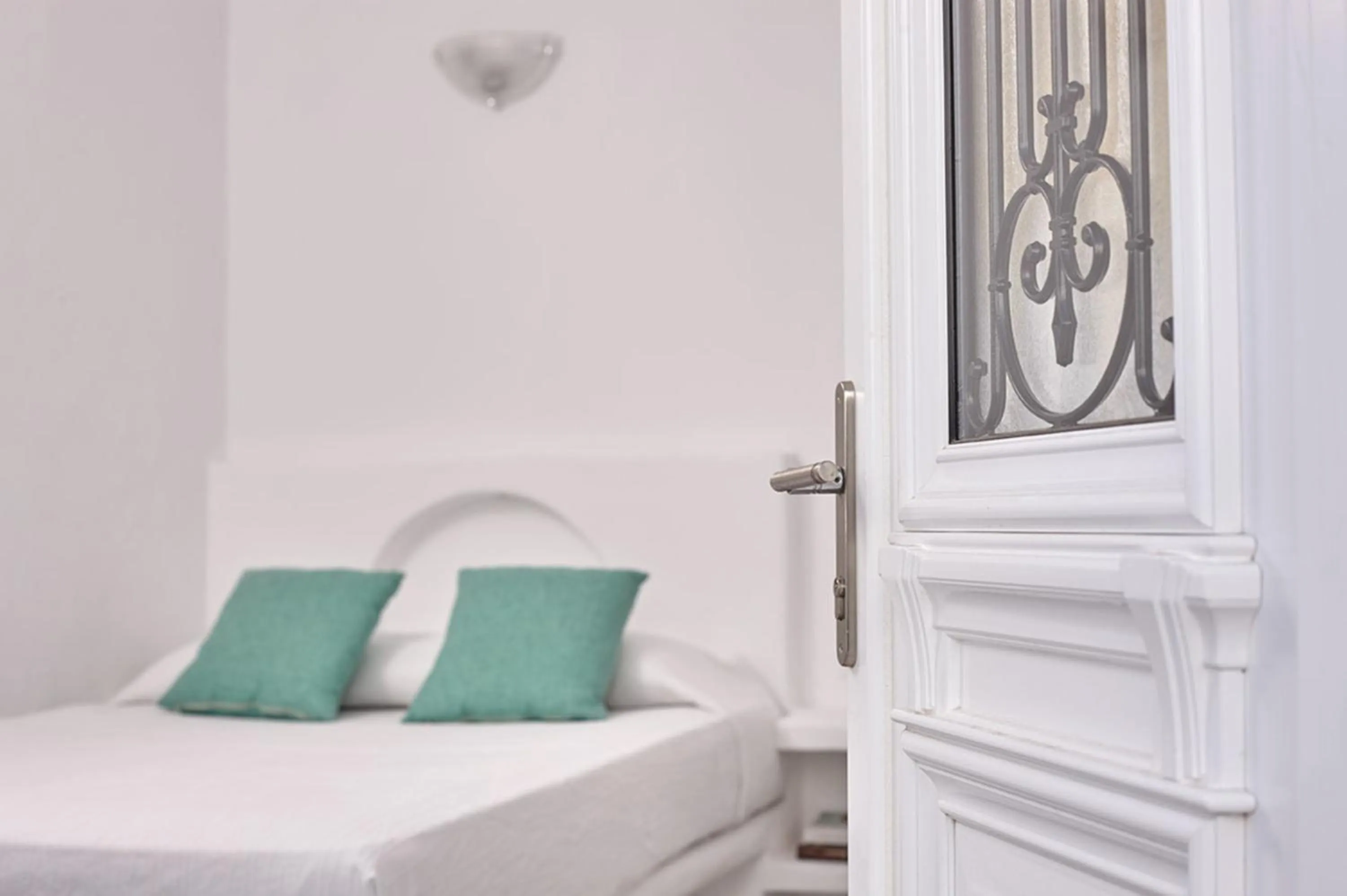 Bed in Ayoba Santorini