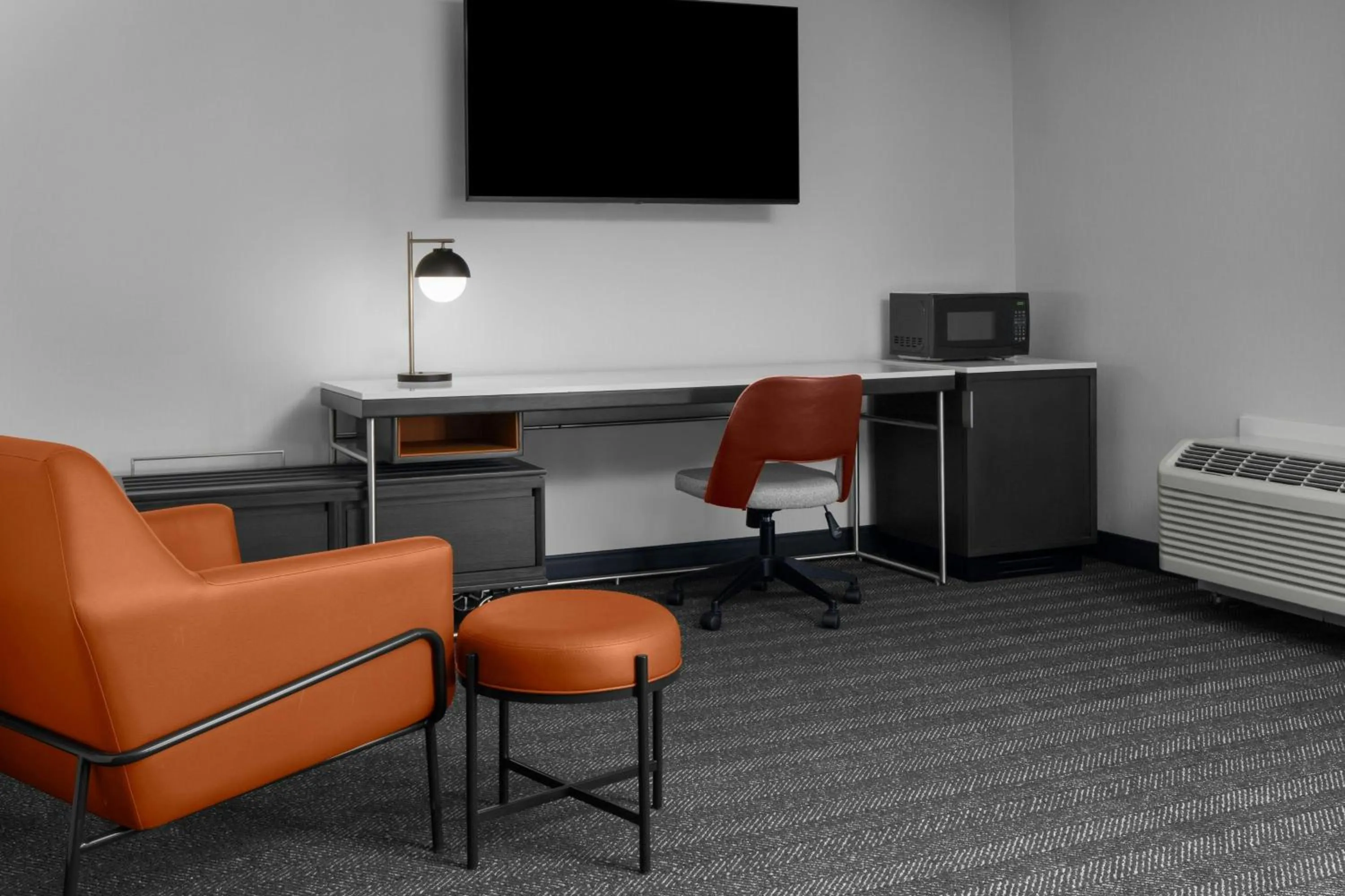 Living room in Courtyard San Jose Airport