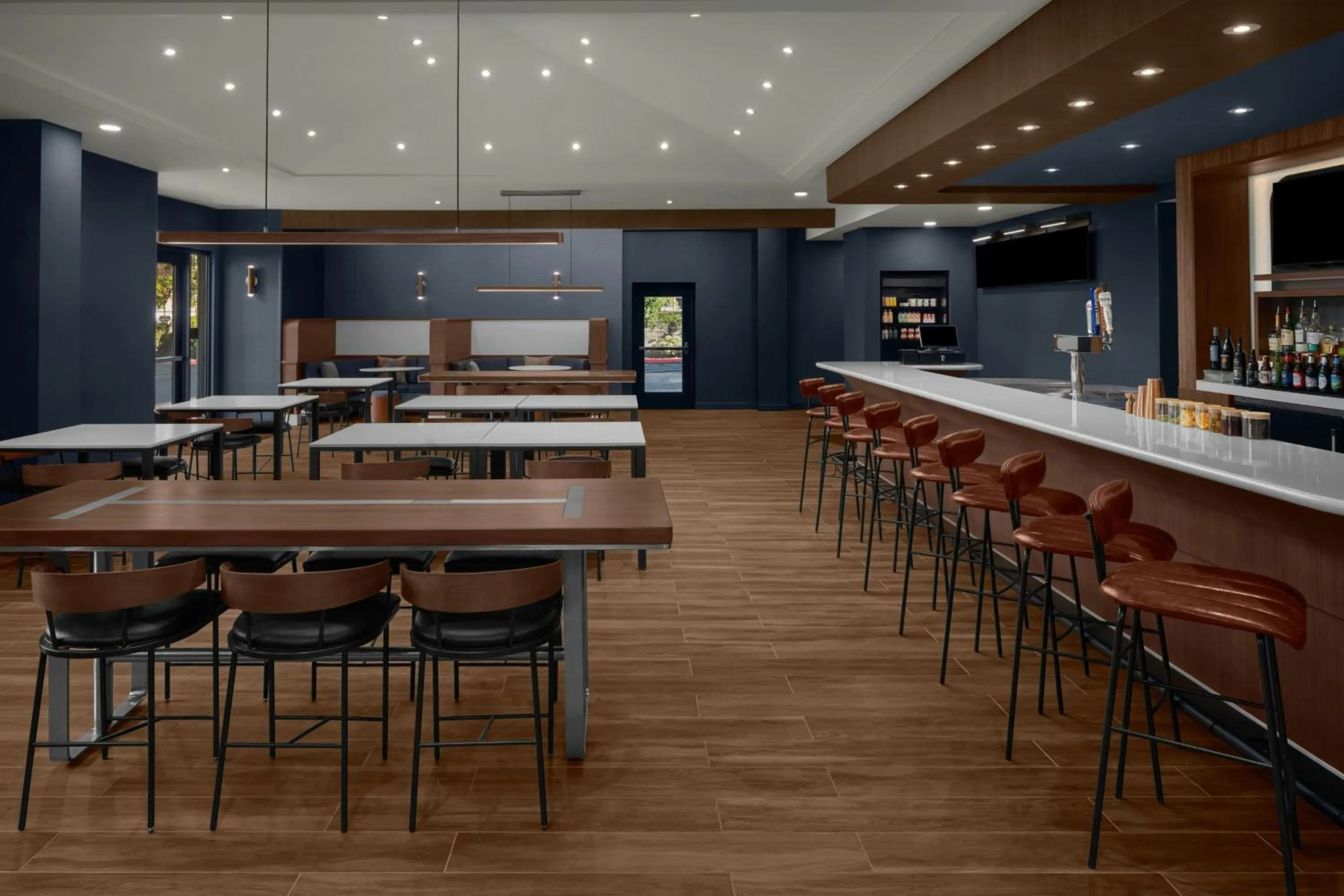 Restaurant/places to eat in Courtyard San Jose Airport