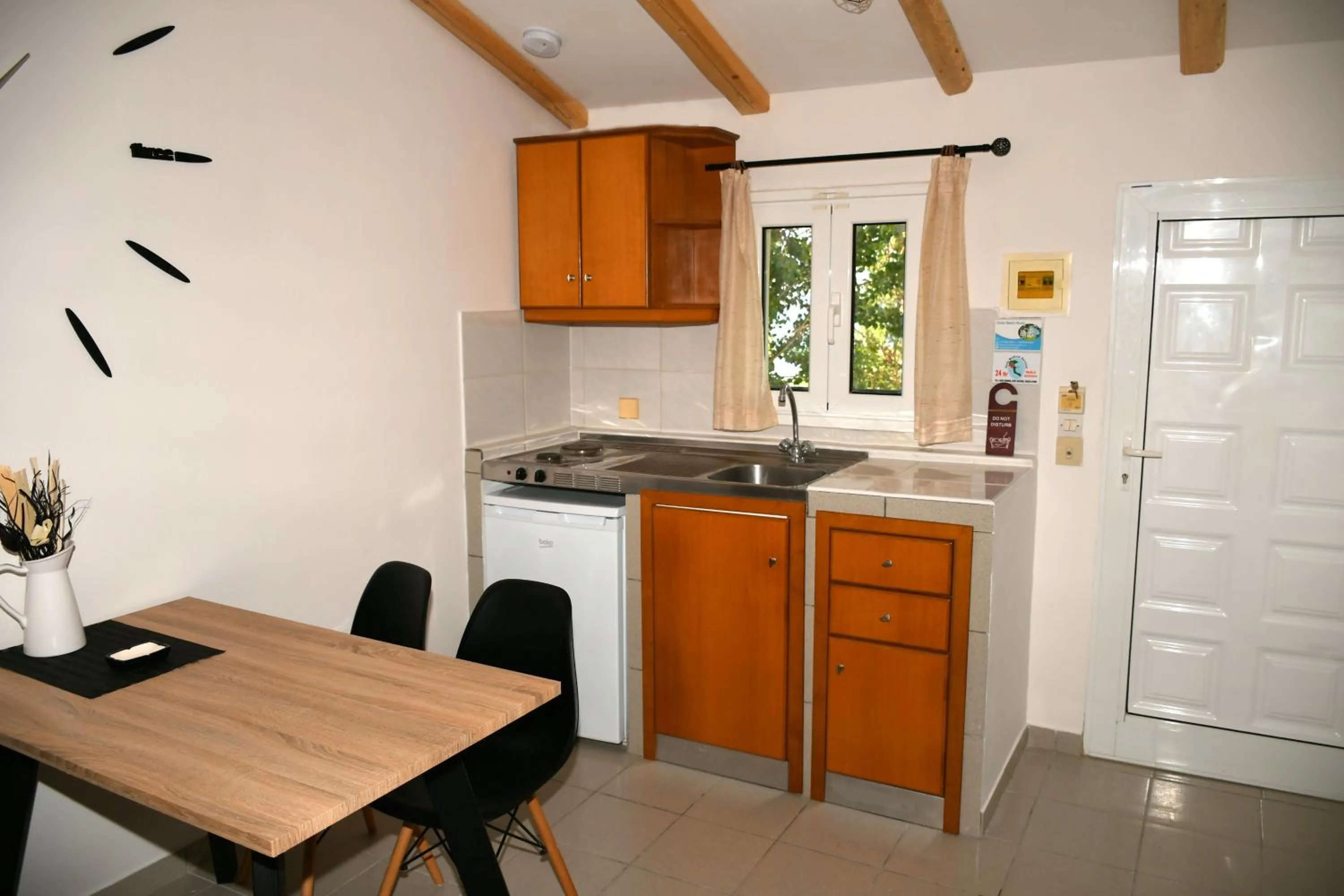 Kitchen or kitchenette in Cavos Beach House