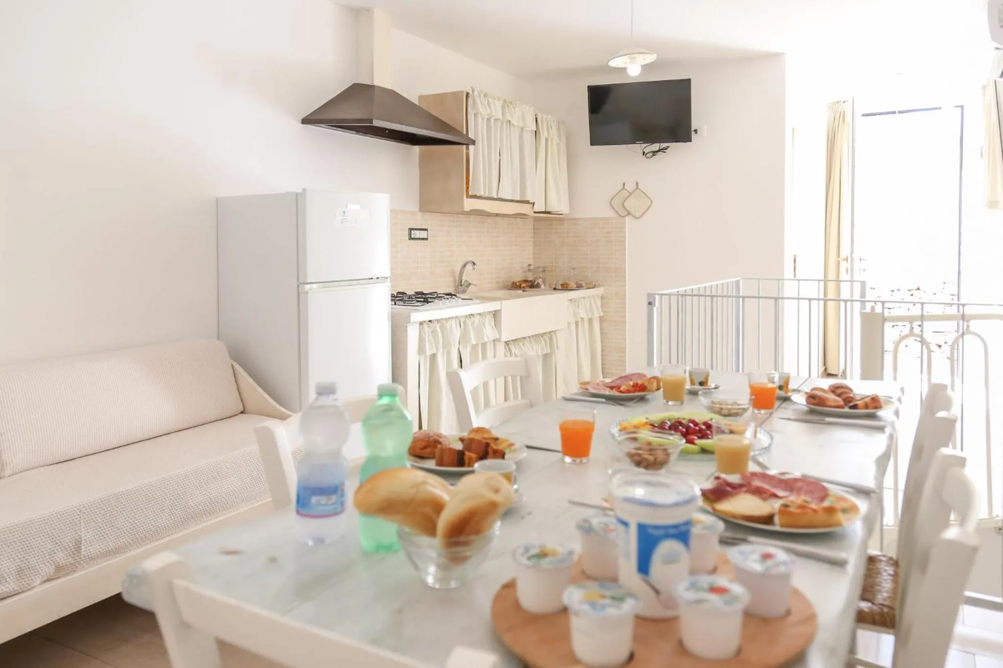 Dining area in Blue and Blue