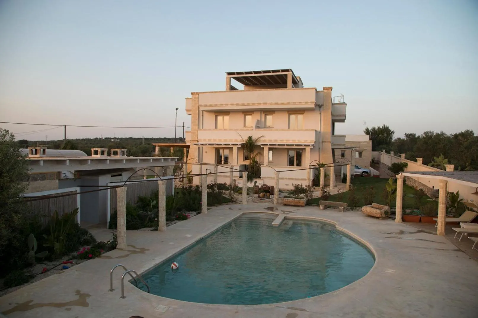 Swimming pool in Blue and Blue