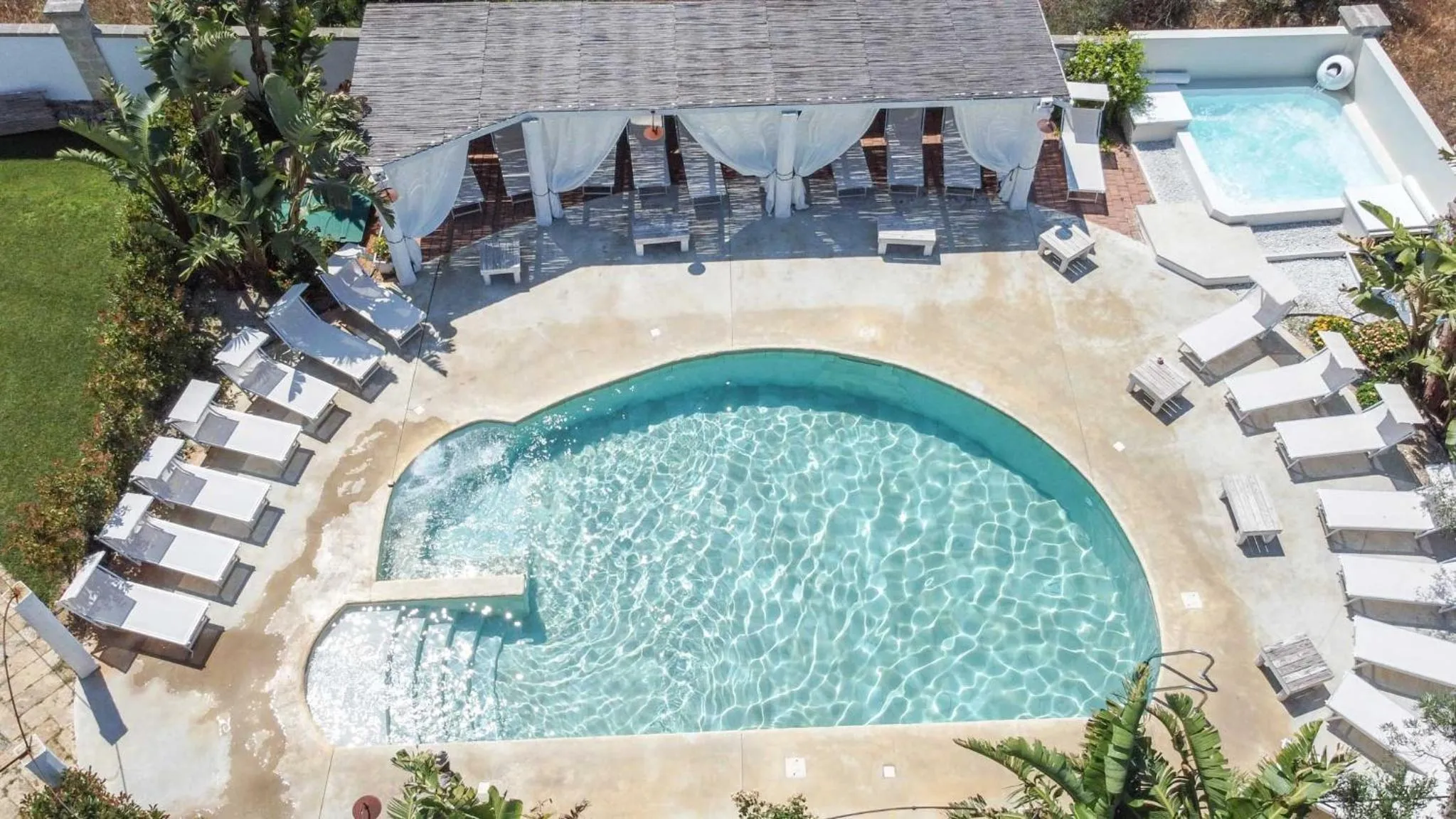Pool view in Blue and Blue