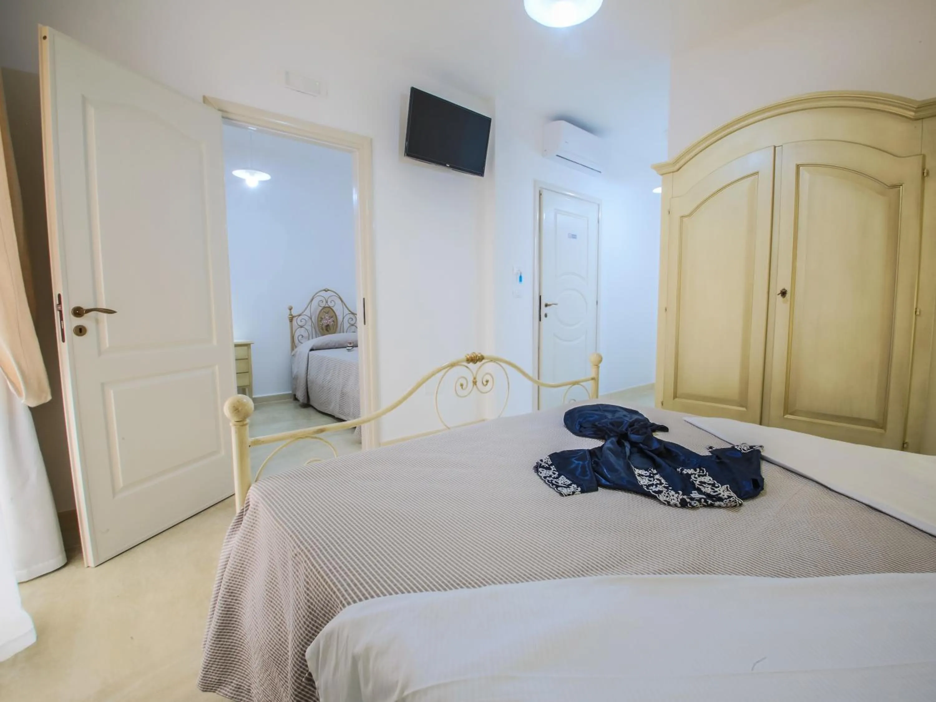 Bed in Blue and Blue