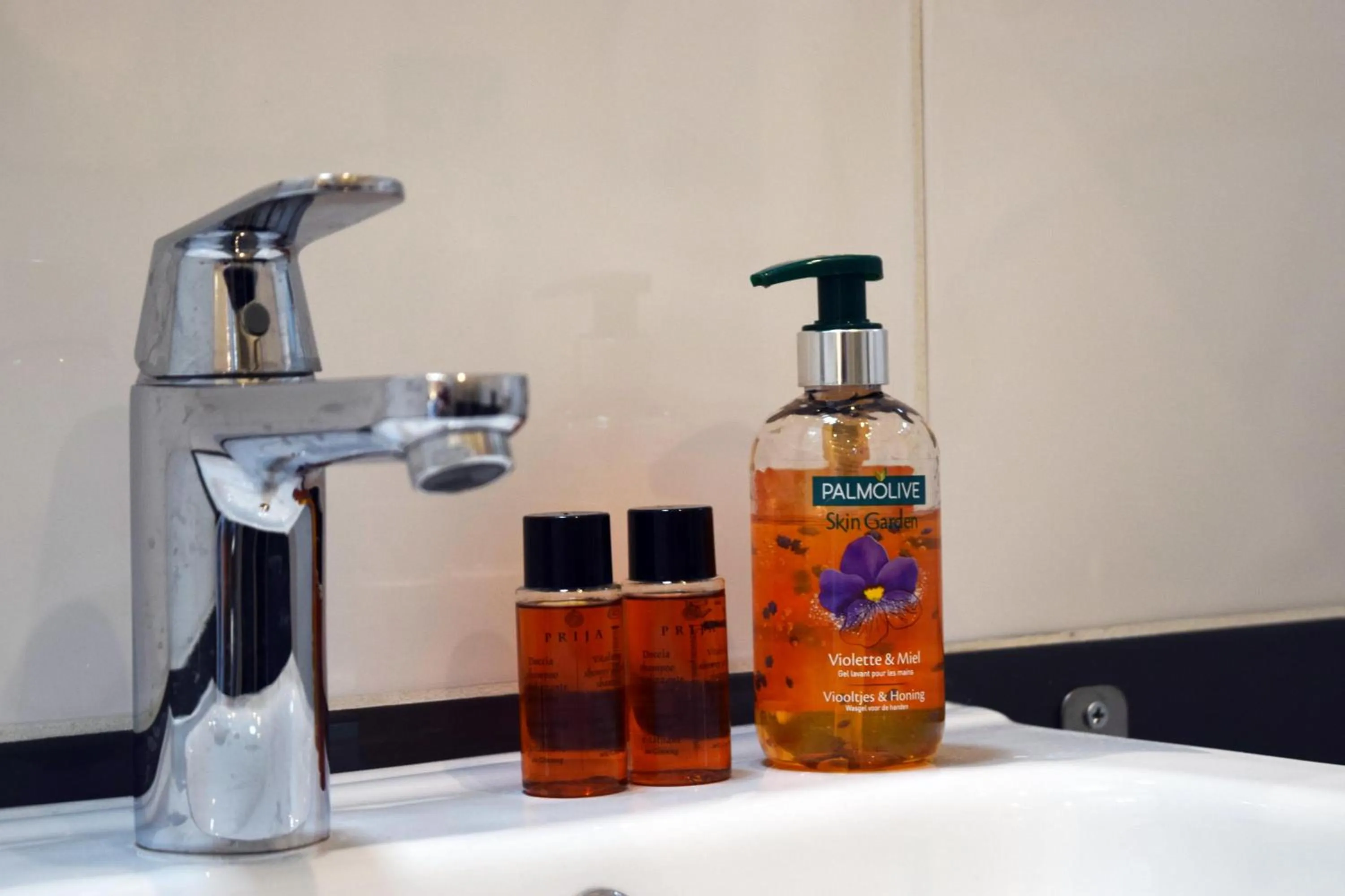 Bathroom in Paris Square