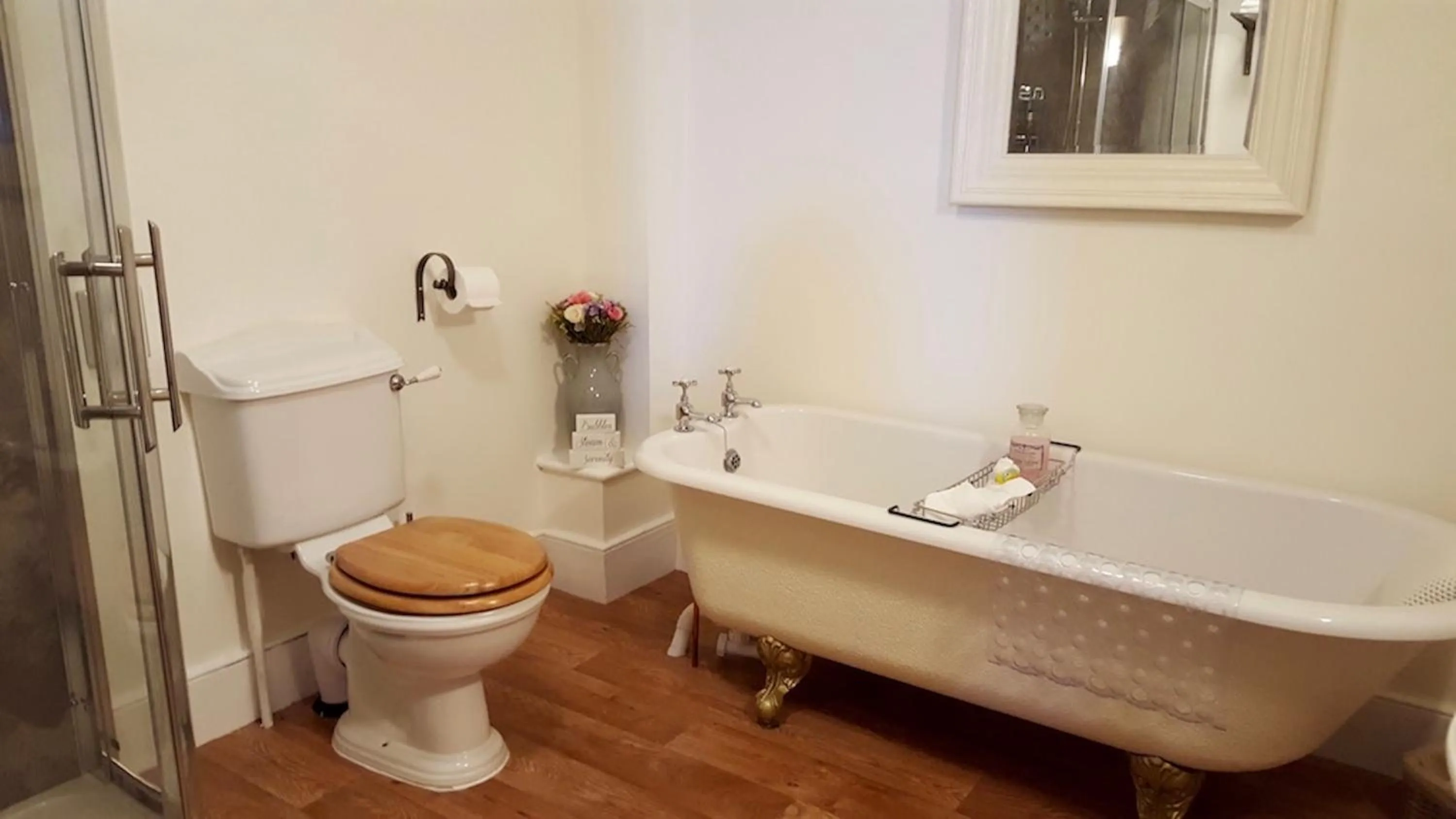 Bathroom in The Old Stables Bed & Breakfast