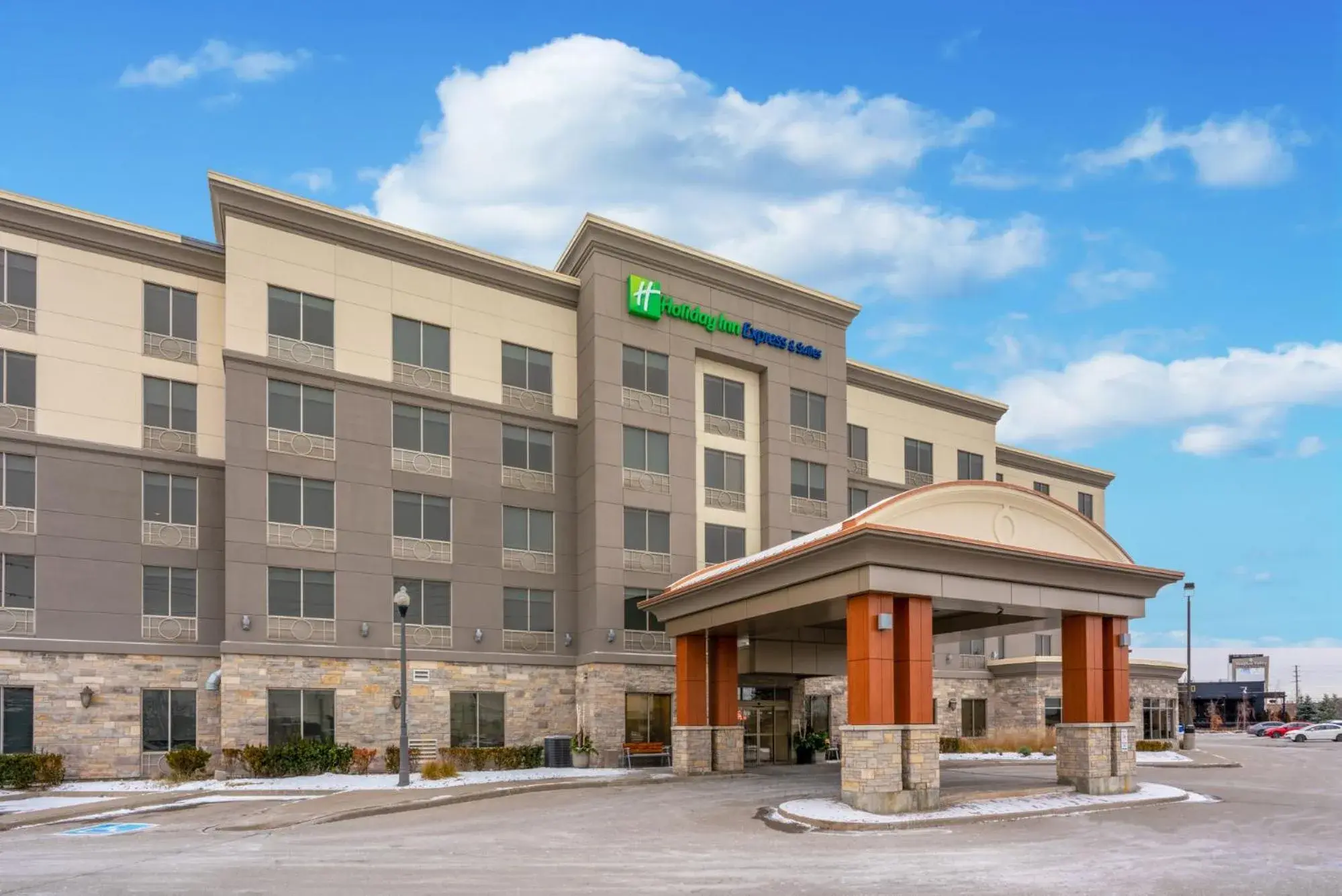 Property building in Holiday Inn Express & Suites Vaughan-Southwest by IHG Property building in Holiday Inn Express & Suites Vaughan-Southwest by IHG