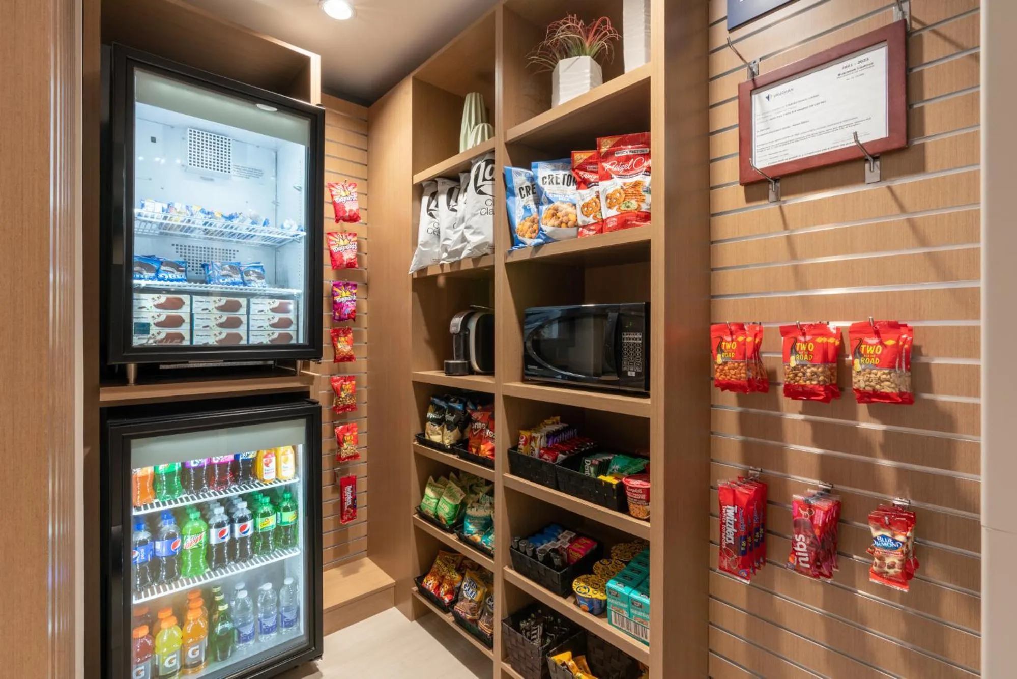 Restaurant/places to eat in Holiday Inn Express & Suites Vaughan-Southwest by IHG