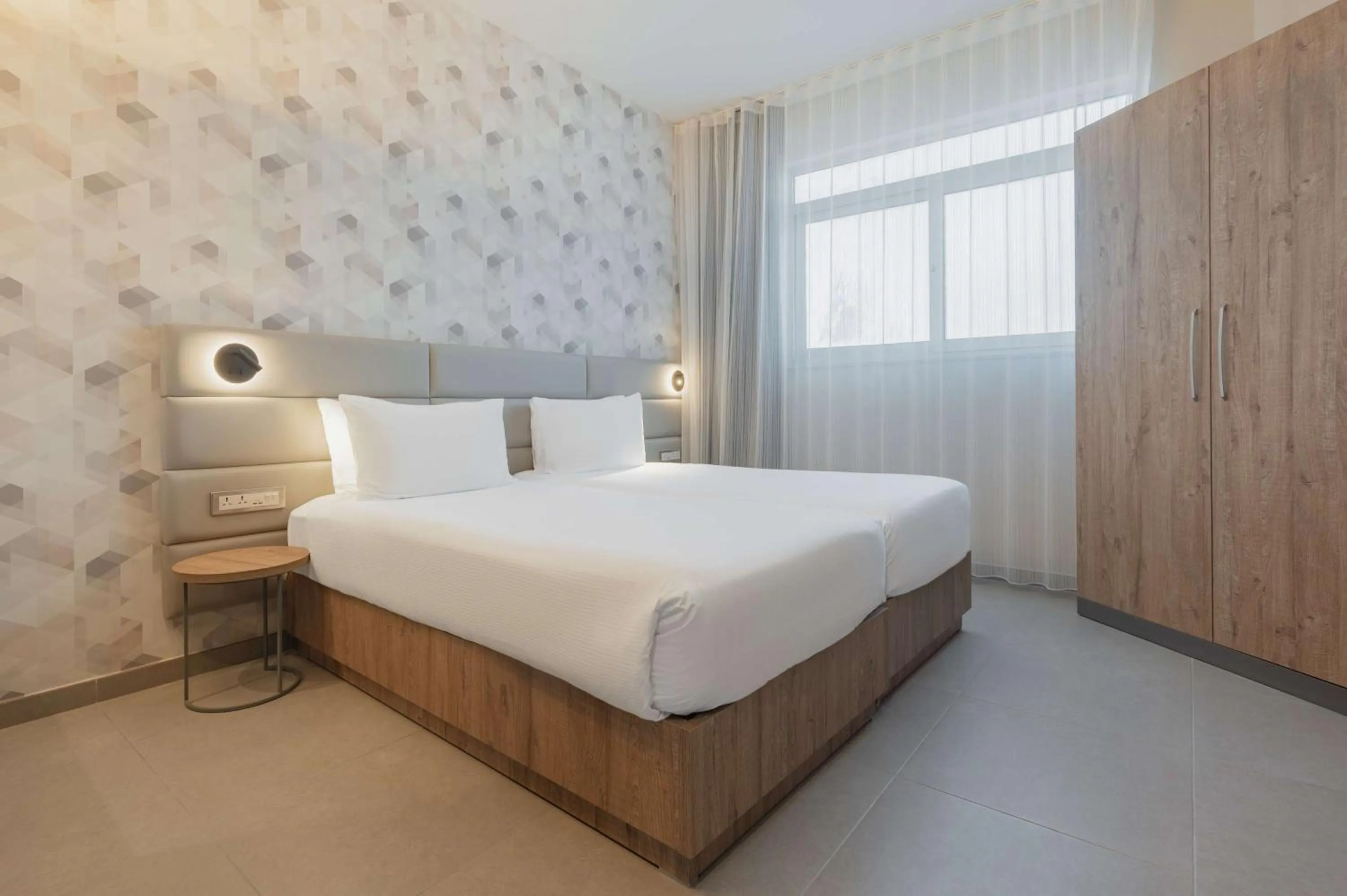 Photo of the whole room, Bed in DoubleTree by Hilton Malta