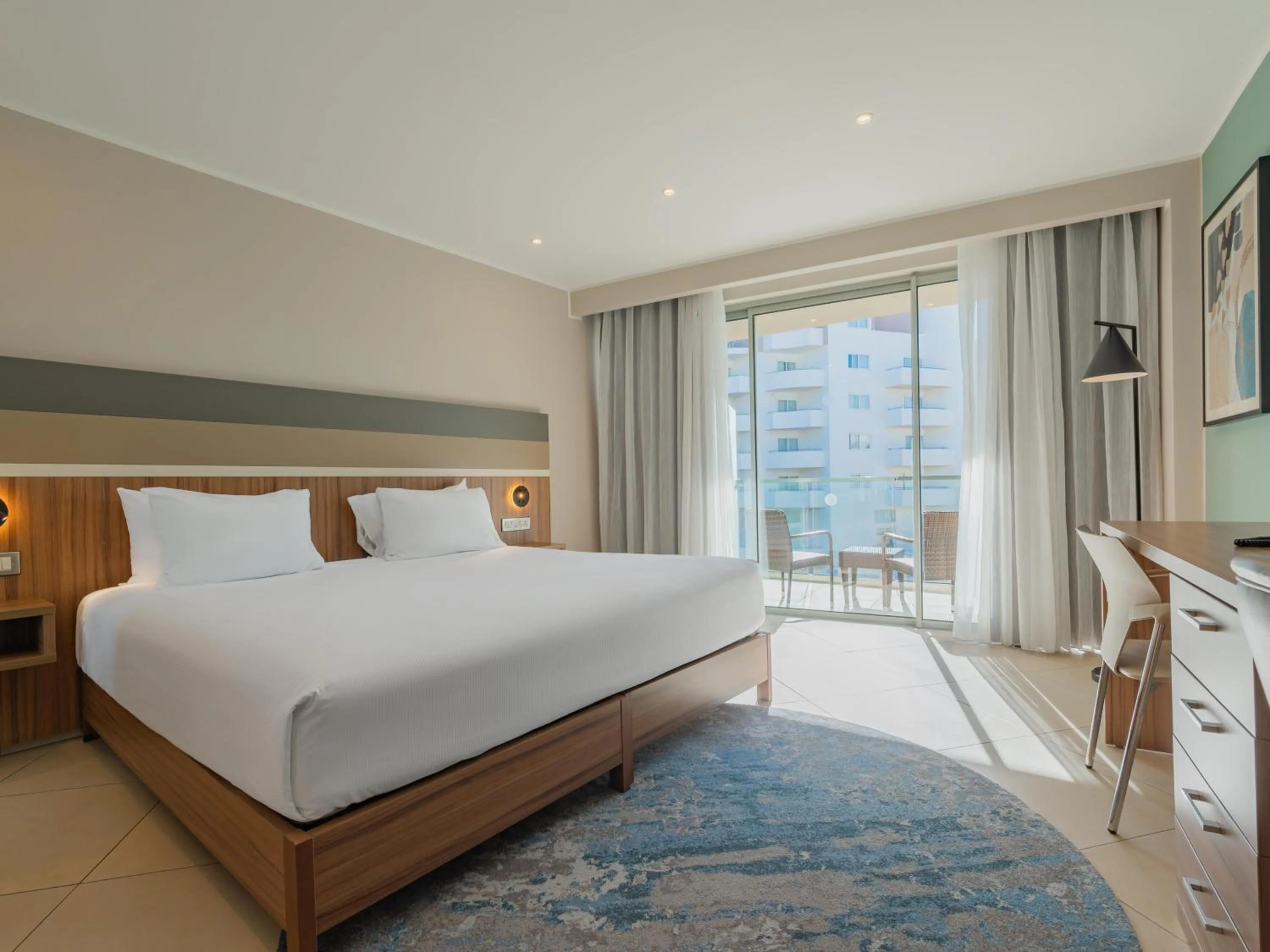 Bed in DoubleTree by Hilton Malta