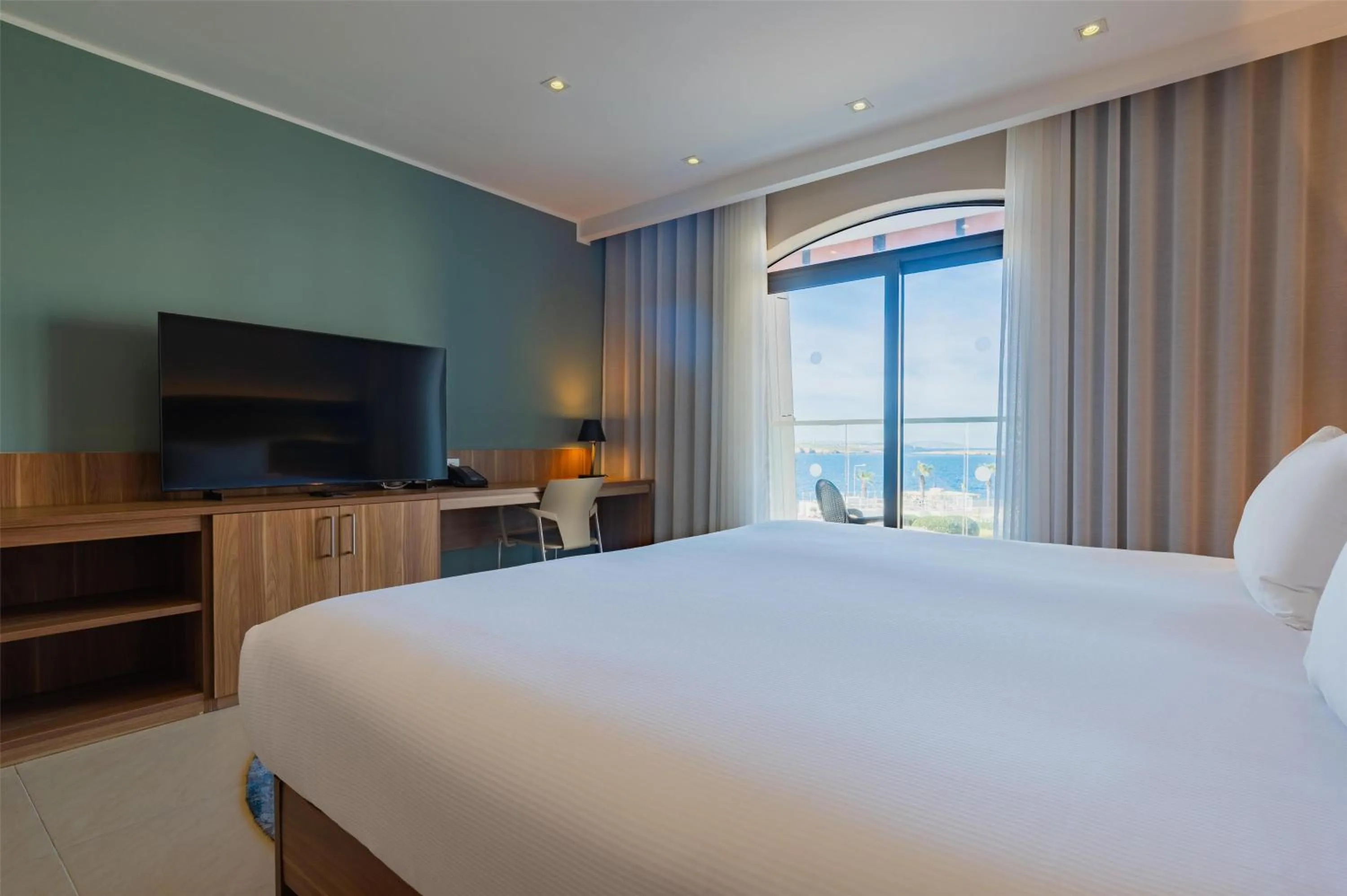 Bed in DoubleTree by Hilton Malta