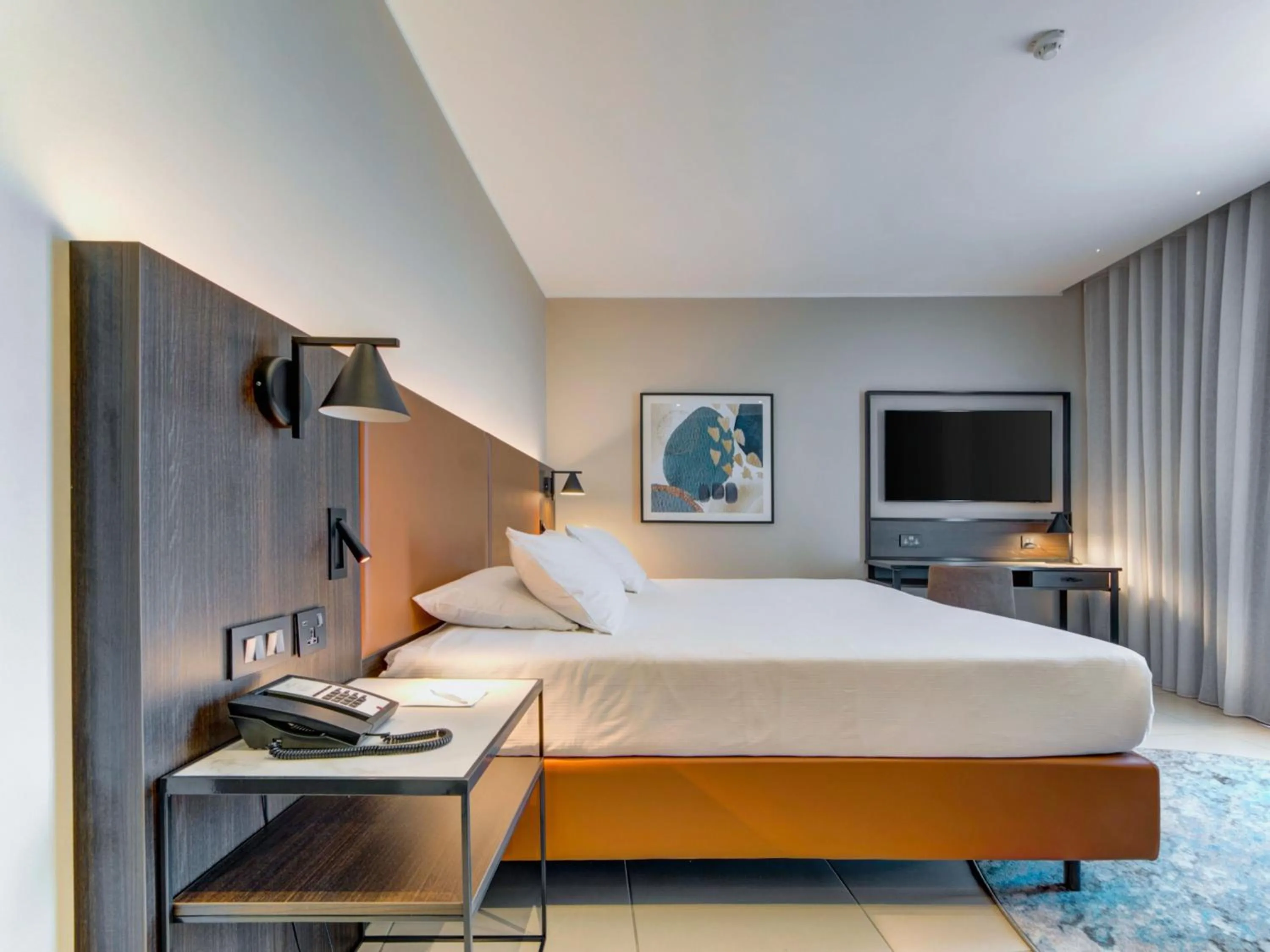 TV and multimedia, Bed in DoubleTree by Hilton Malta