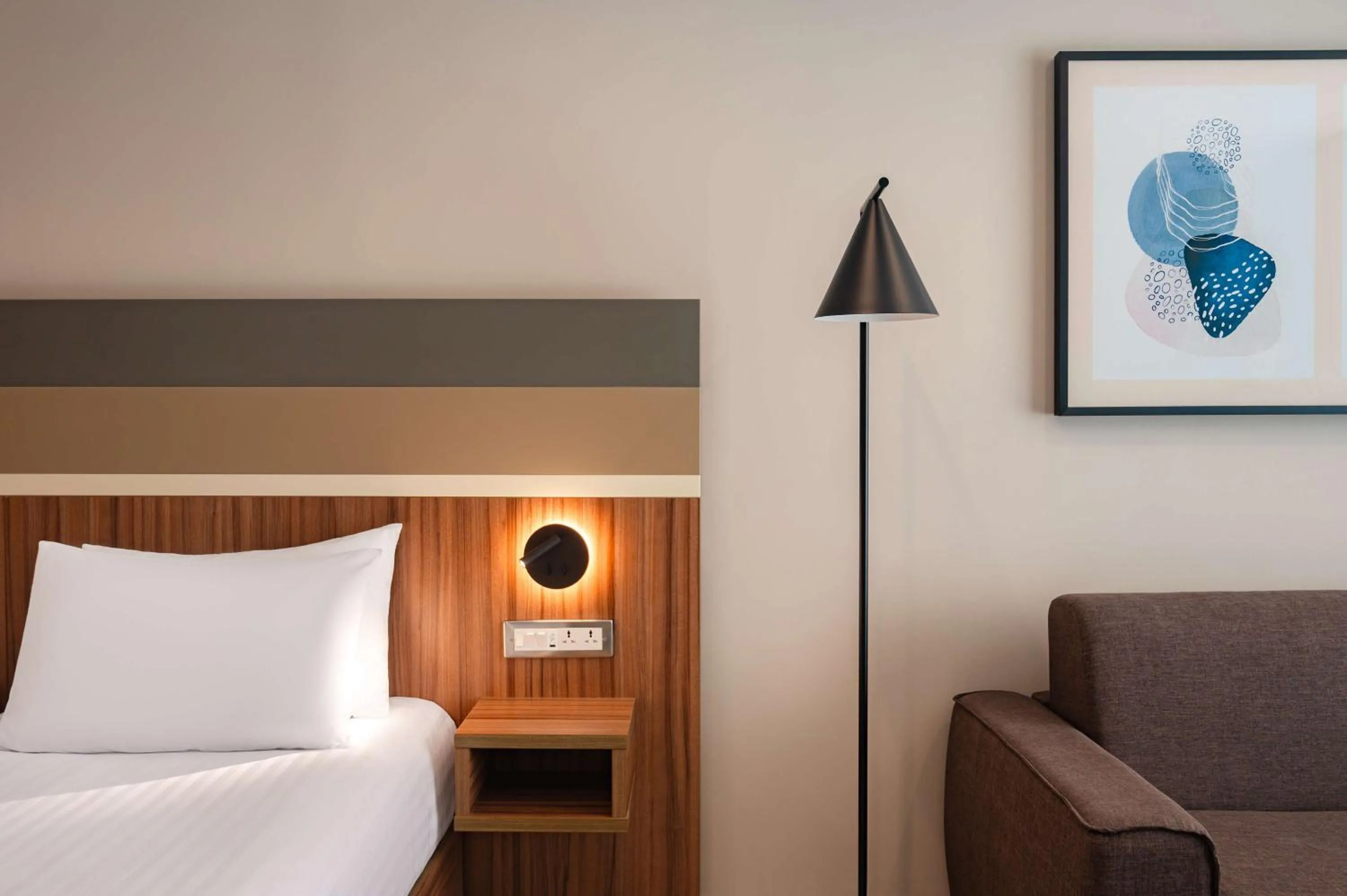 Living room, Bed in DoubleTree by Hilton Malta