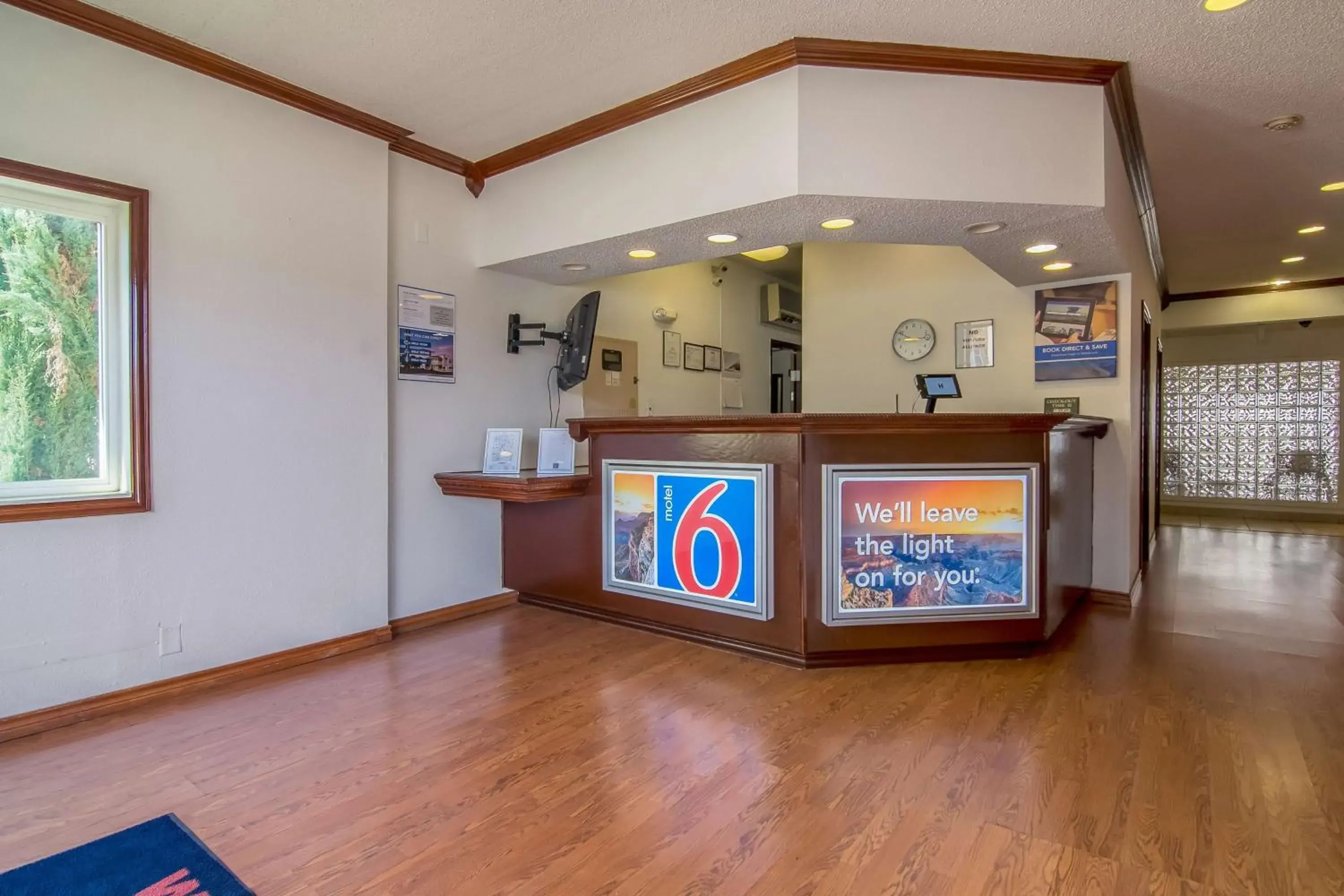 Lobby or reception in Motel 6-Dallas, TX - North - Richardson Lobby or reception in Motel 6-Dallas, TX - North - Richardson