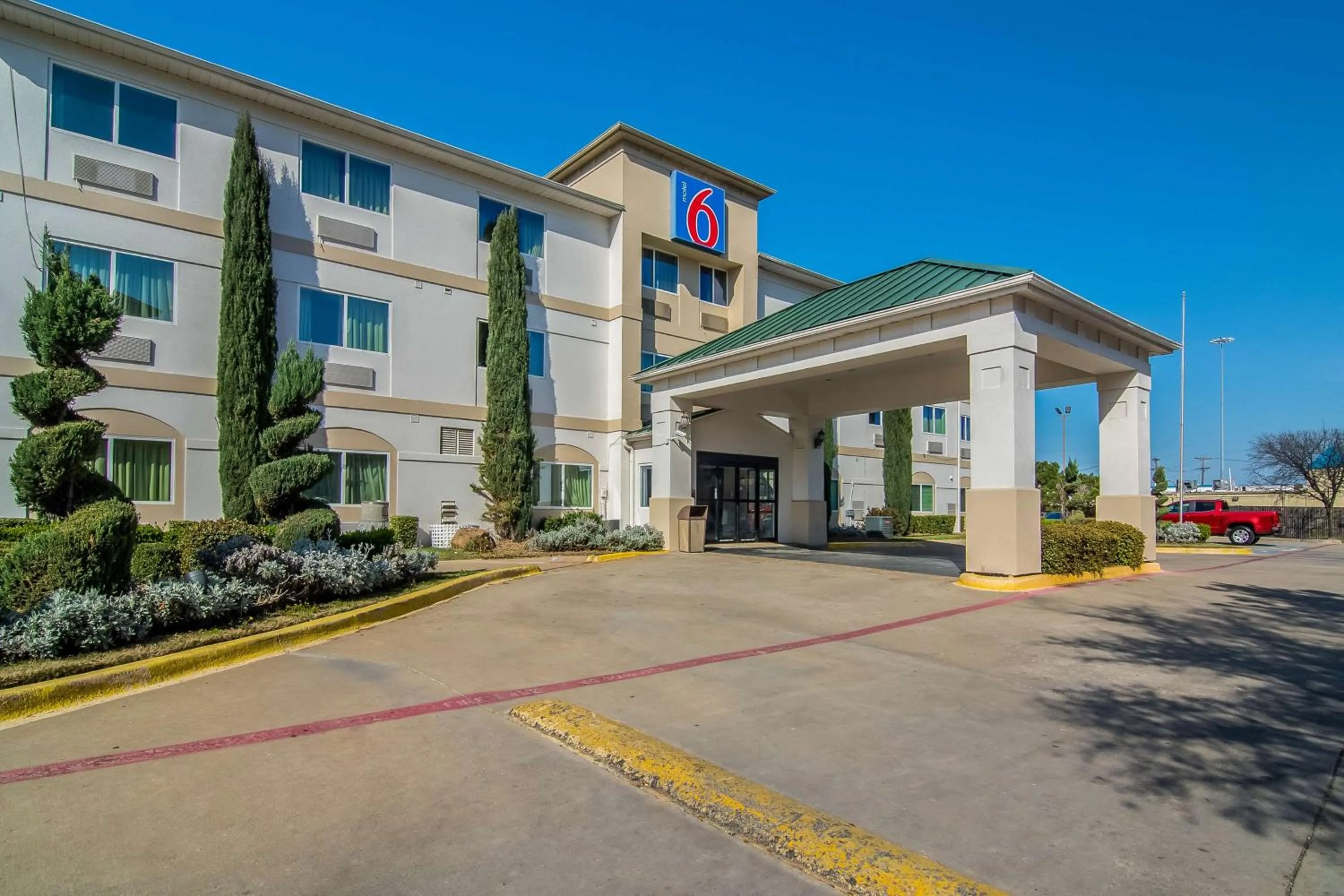 Property building in Motel 6-Dallas, TX - North - Richardson