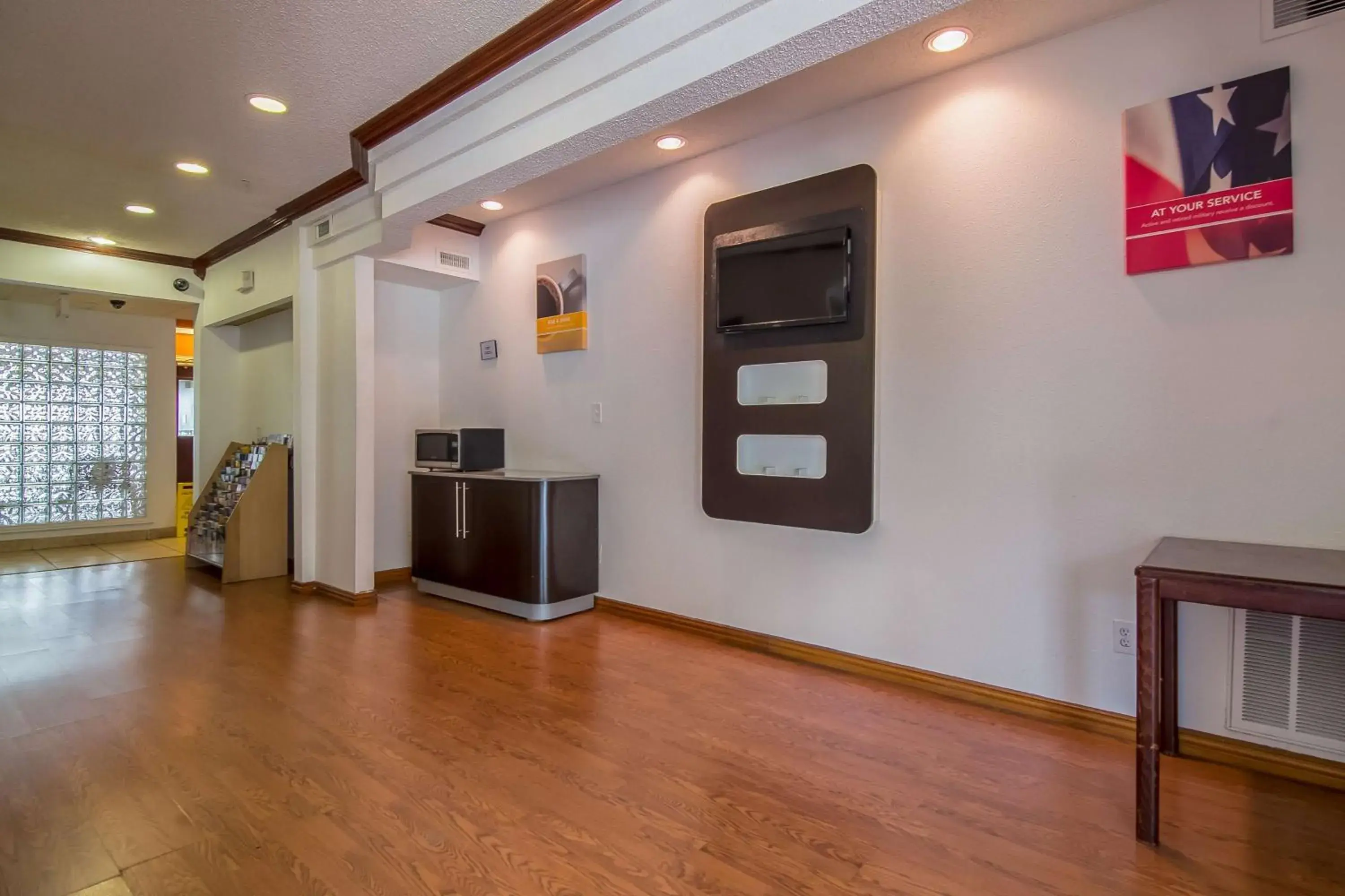 Restaurant/places to eat in Motel 6-Dallas, TX - North - Richardson Restaurant/places to eat in Motel 6-Dallas, TX - North - Richardson