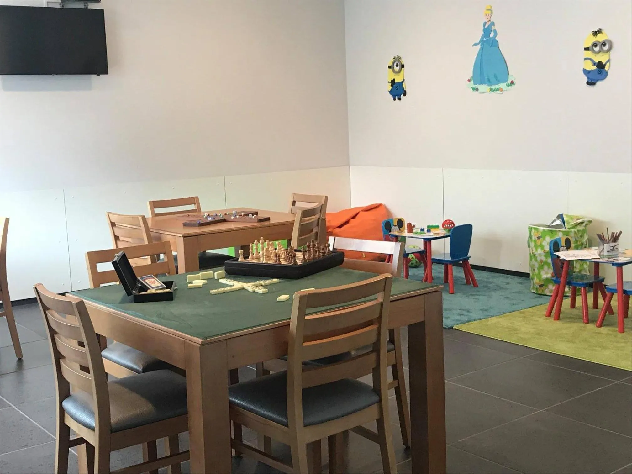 Game Room in Whalesbay Hotel Apartamentos