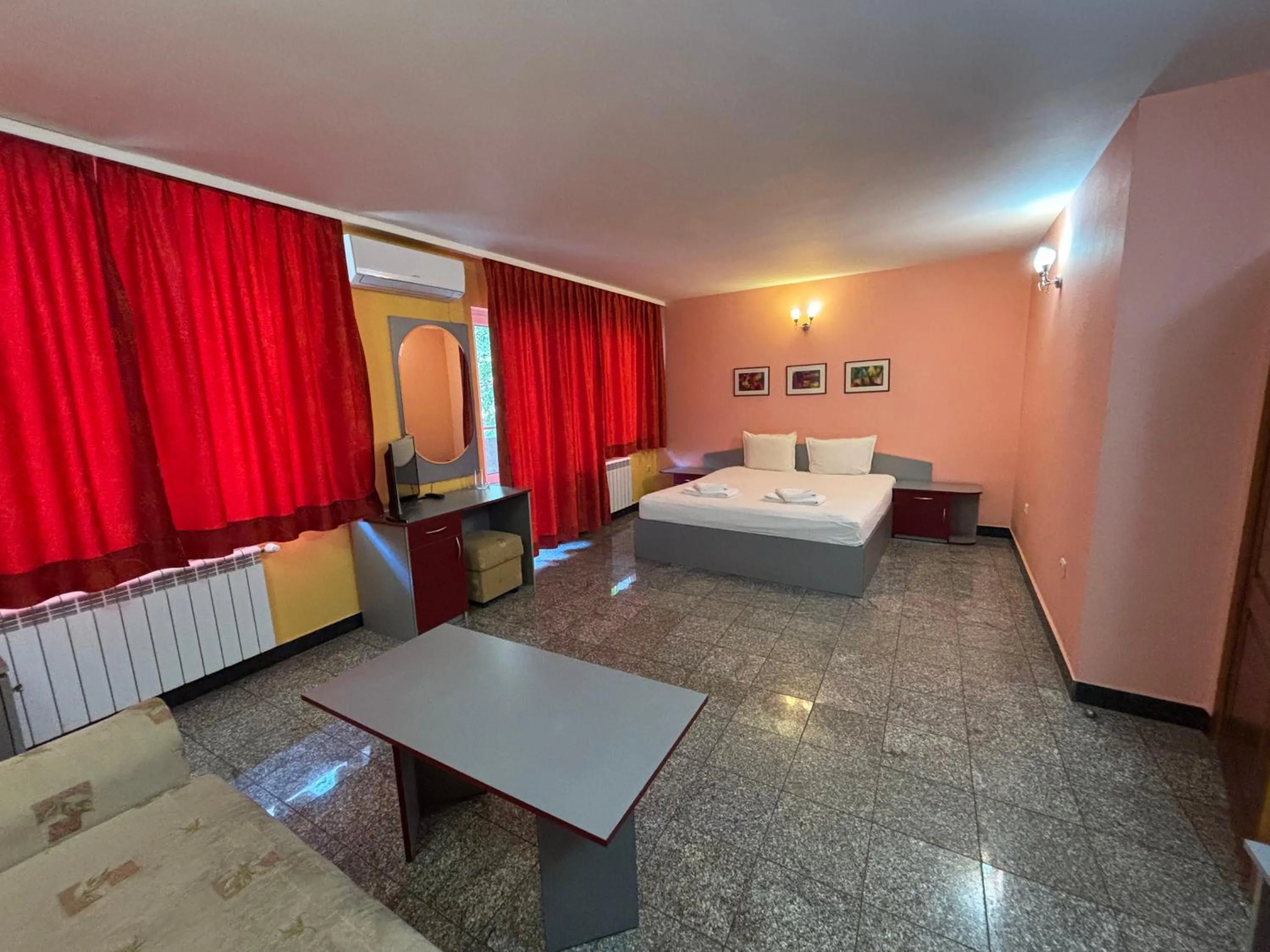 Bed in Hotel Ertancom