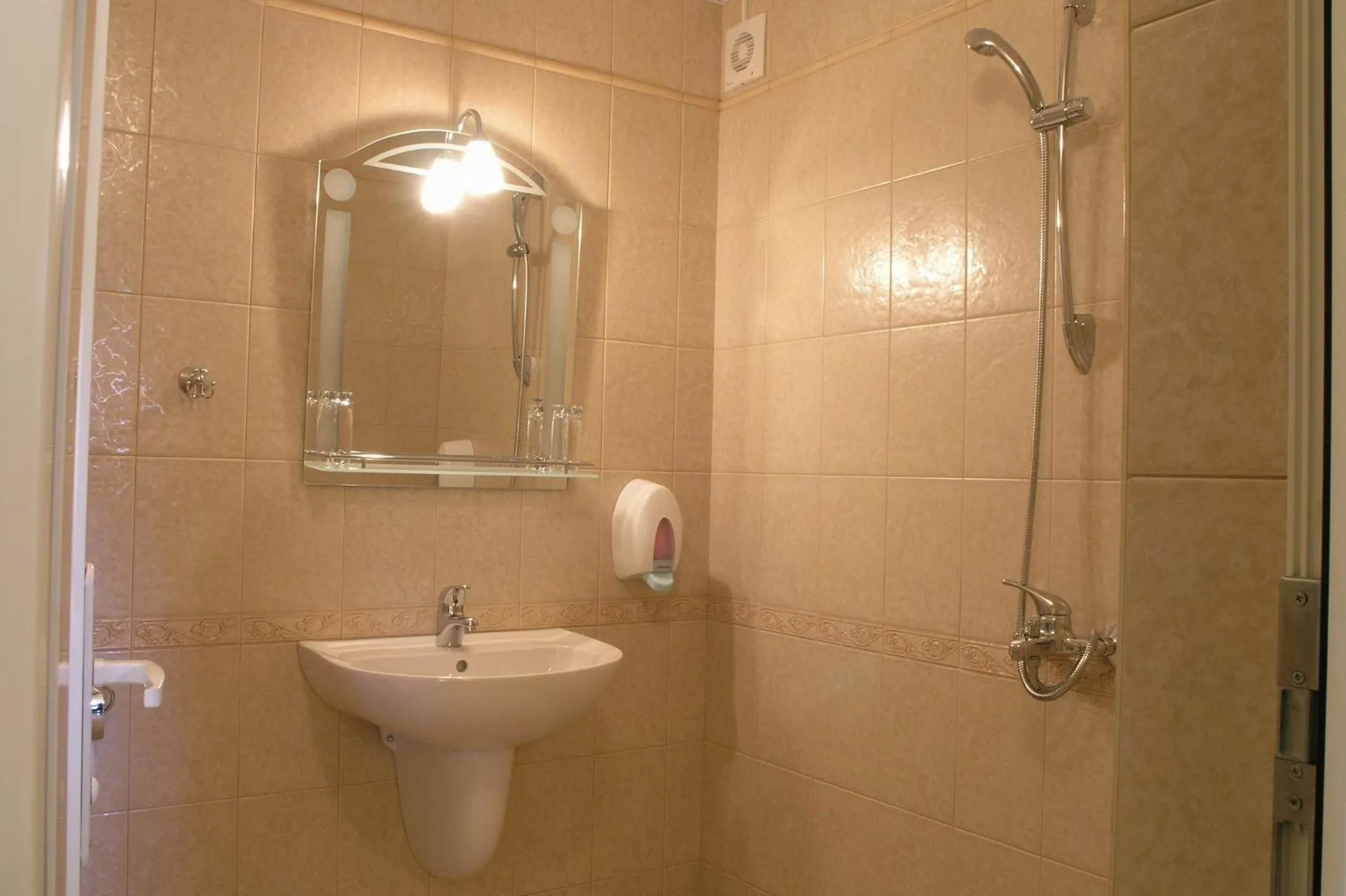 Bathroom in Hotel Ertancom