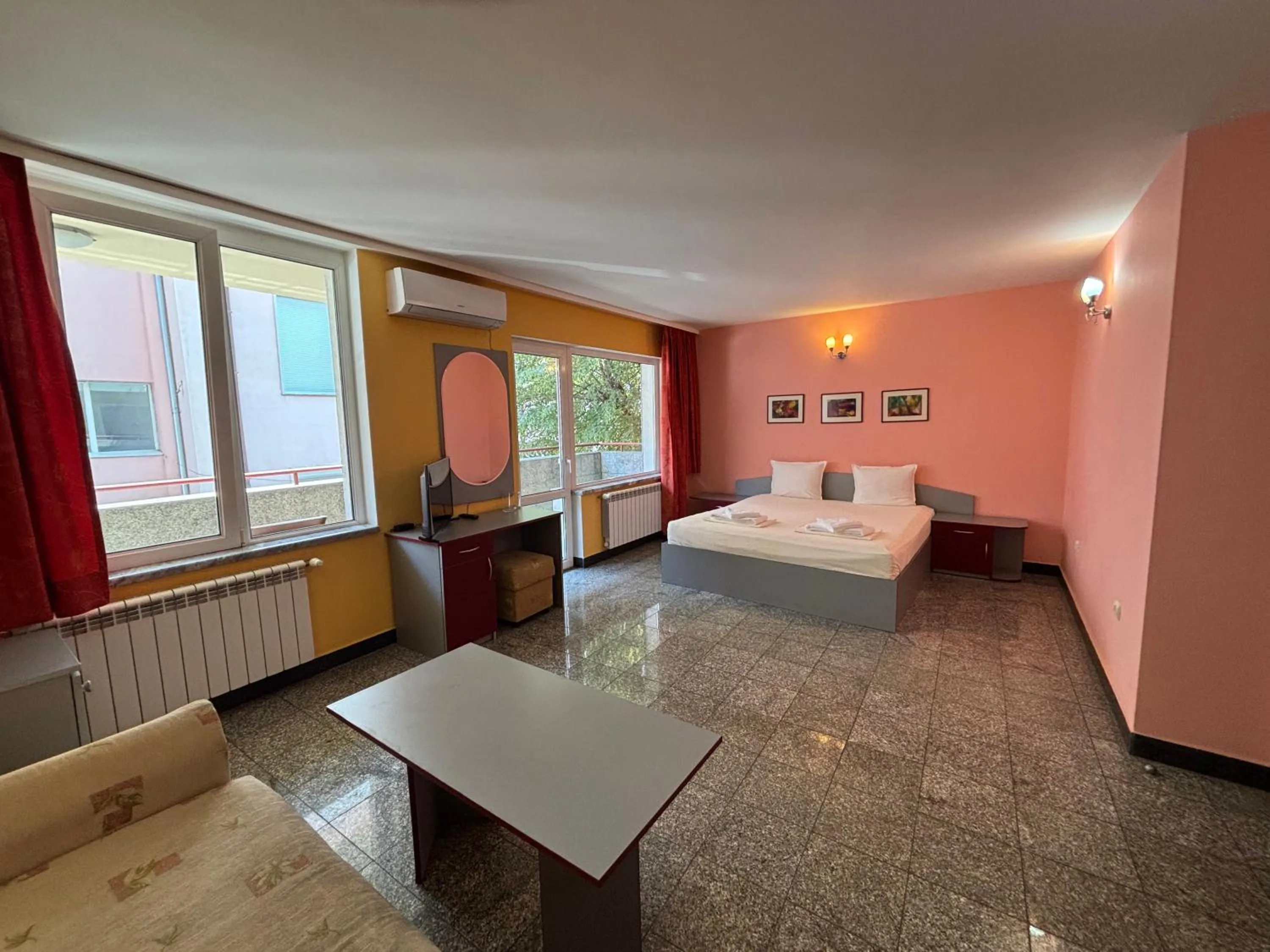 Bed in Hotel Ertancom