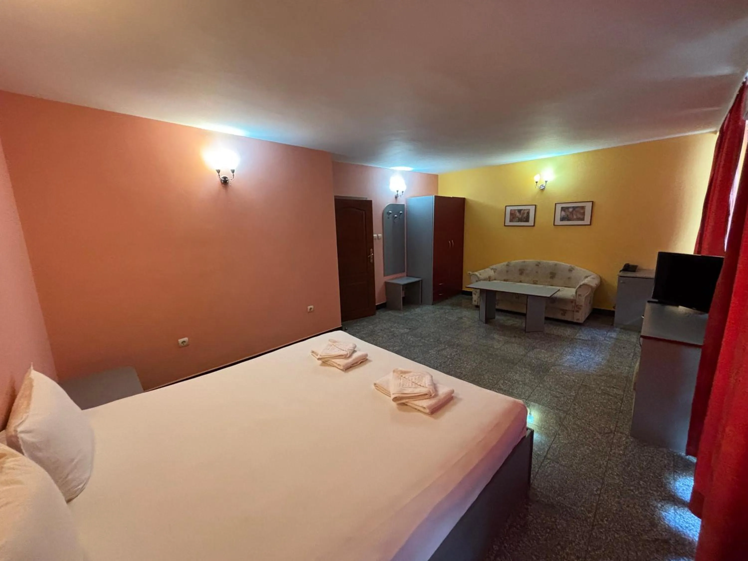 Bed in Hotel Ertancom
