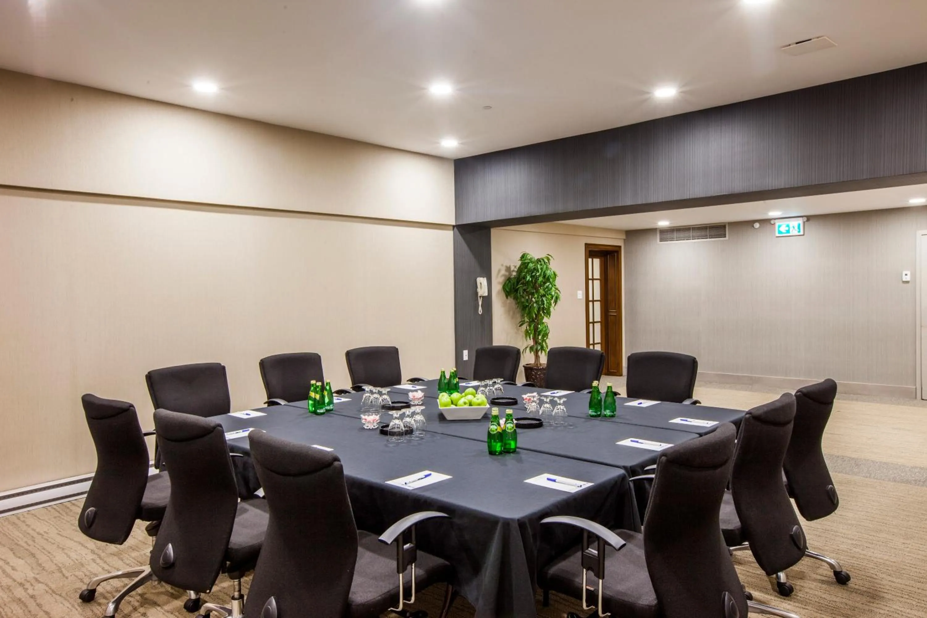Meeting/conference room in Holiday Inn Express Hotel & Suites Saint John Harbour Side by IHG