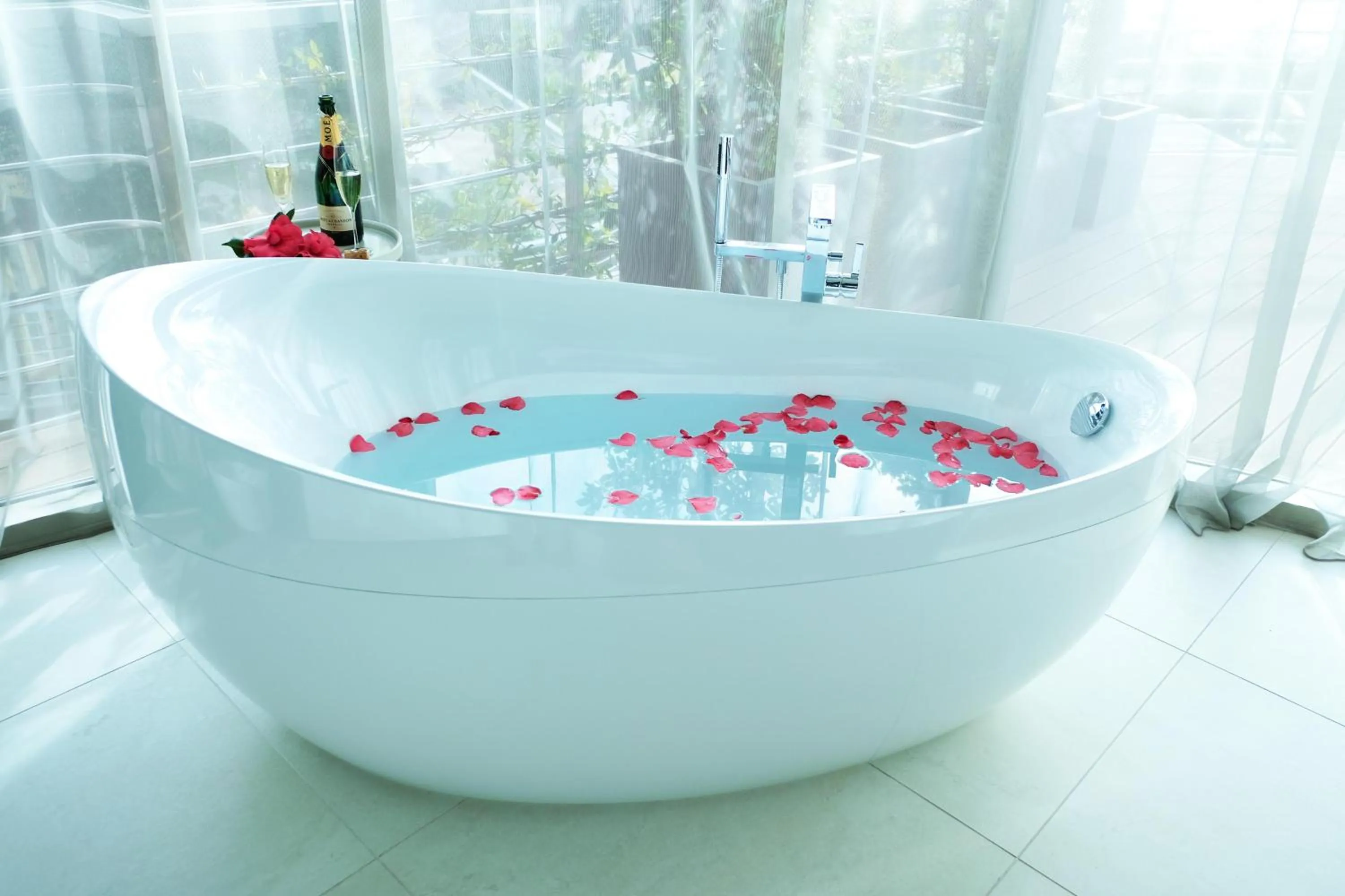 Hot Tub in Dukley Hotel & Resort