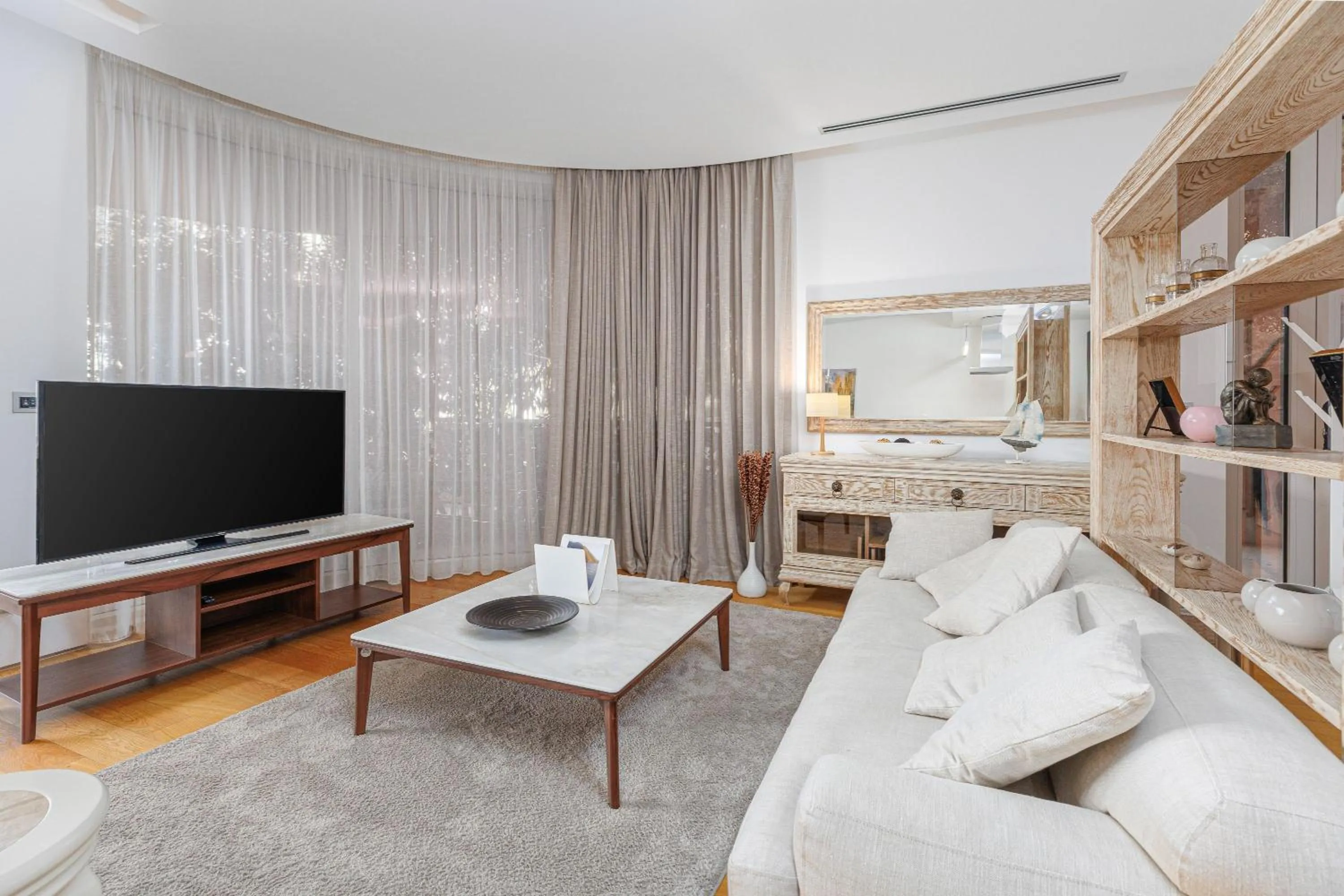 Living room, Bed in Dukley Hotel & Resort