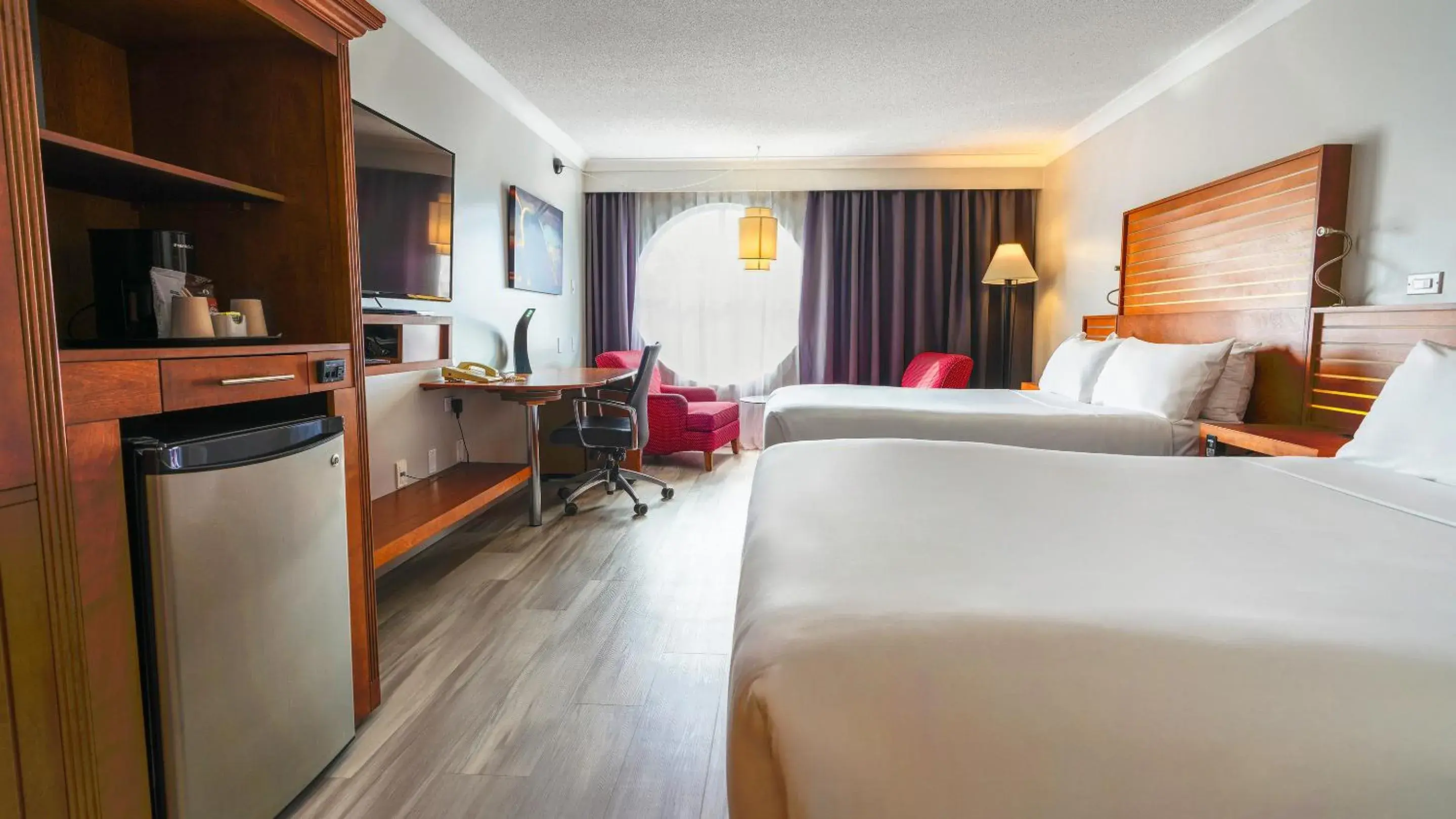 Double Room with Two Double Beds and Bath in Hôtel Lindbergh par JARO Double Room with Two Double Beds and Bath in Hôtel Lindbergh par JARO