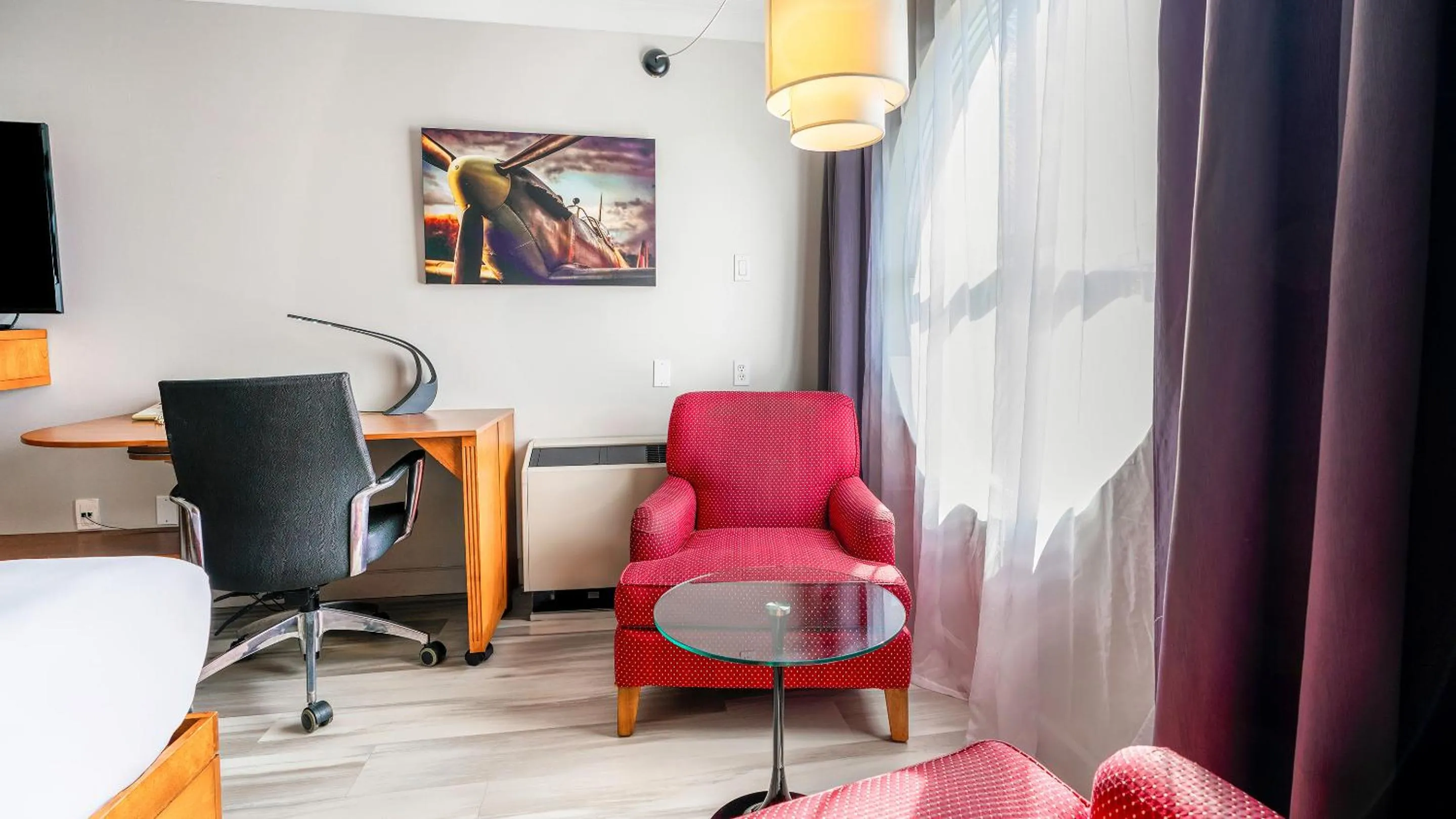 Bedroom in Hôtel Lindbergh par JARO