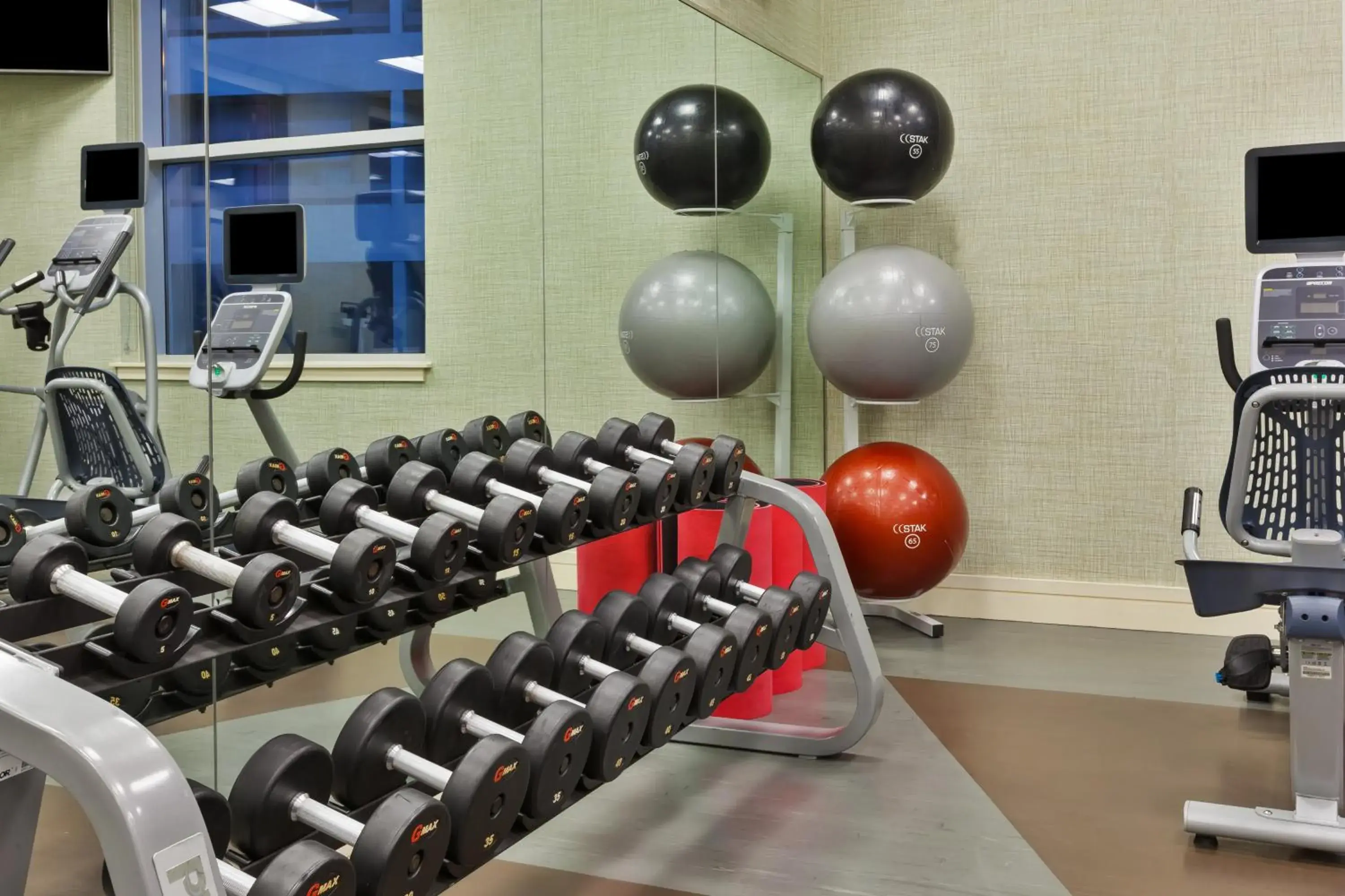 Fitness centre/facilities in Holiday Inn St Johns by IHG Fitness centre/facilities in Holiday Inn St Johns by IHG