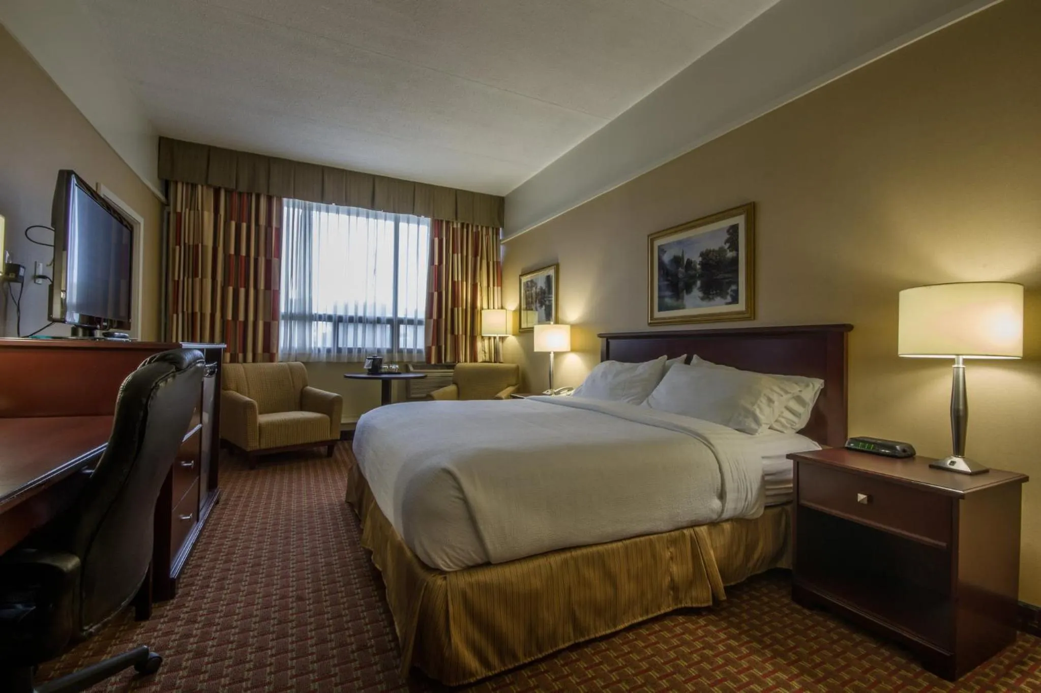 Photo of the whole room, Bed in Holiday Inn St Johns by IHG