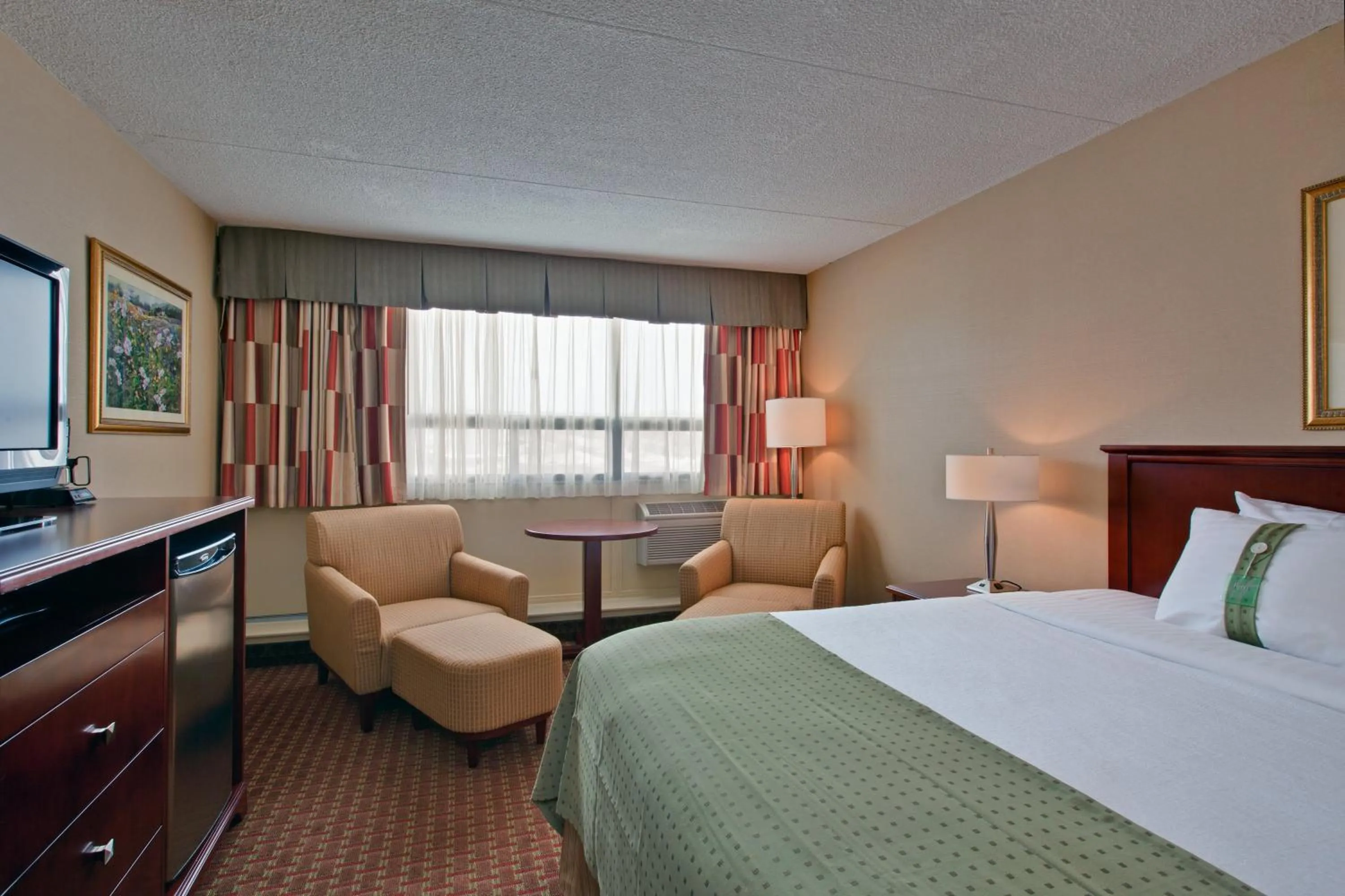 Photo of the whole room, Bed in Holiday Inn St Johns by IHG