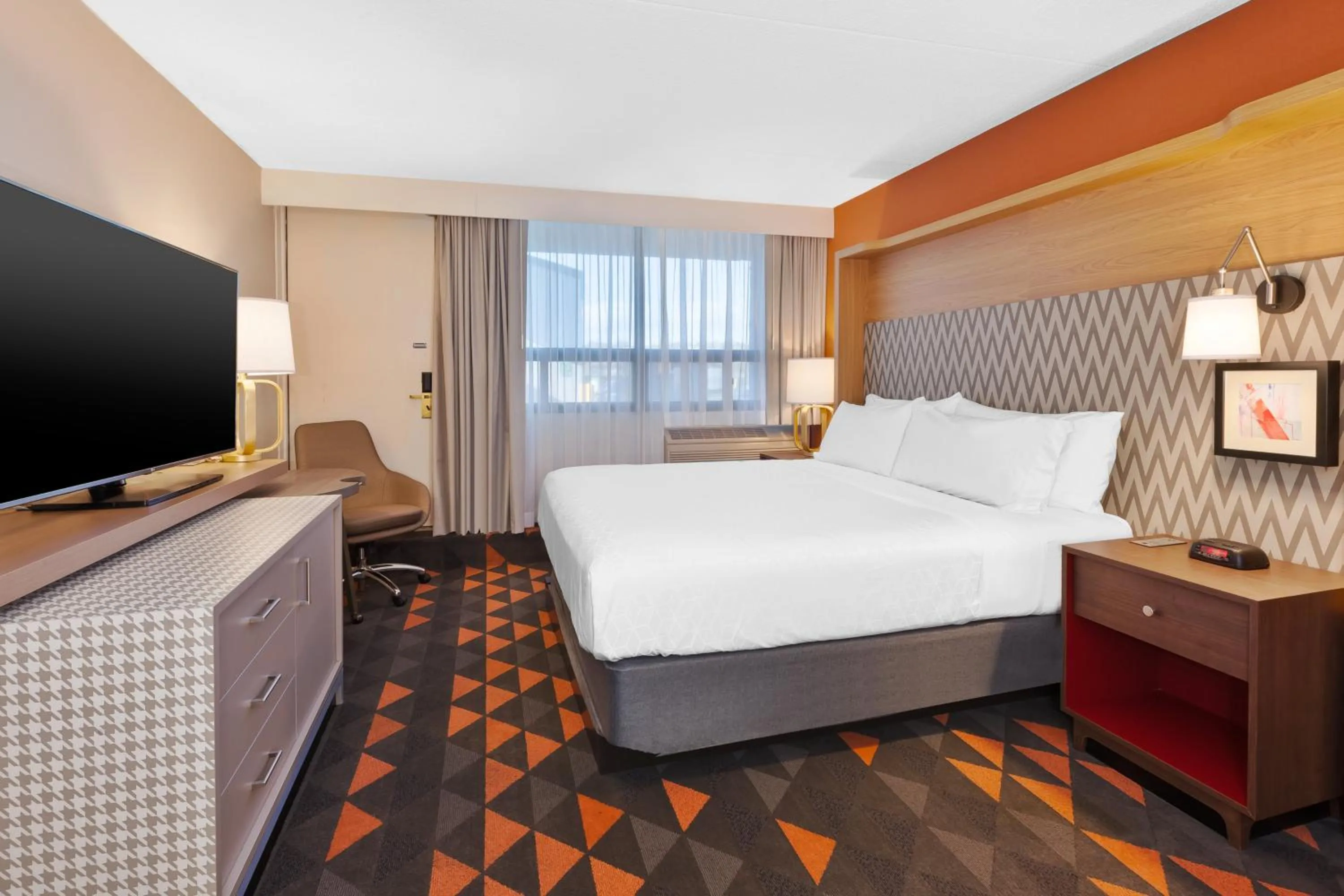 Photo of the whole room, Bed in Holiday Inn St Johns by IHG