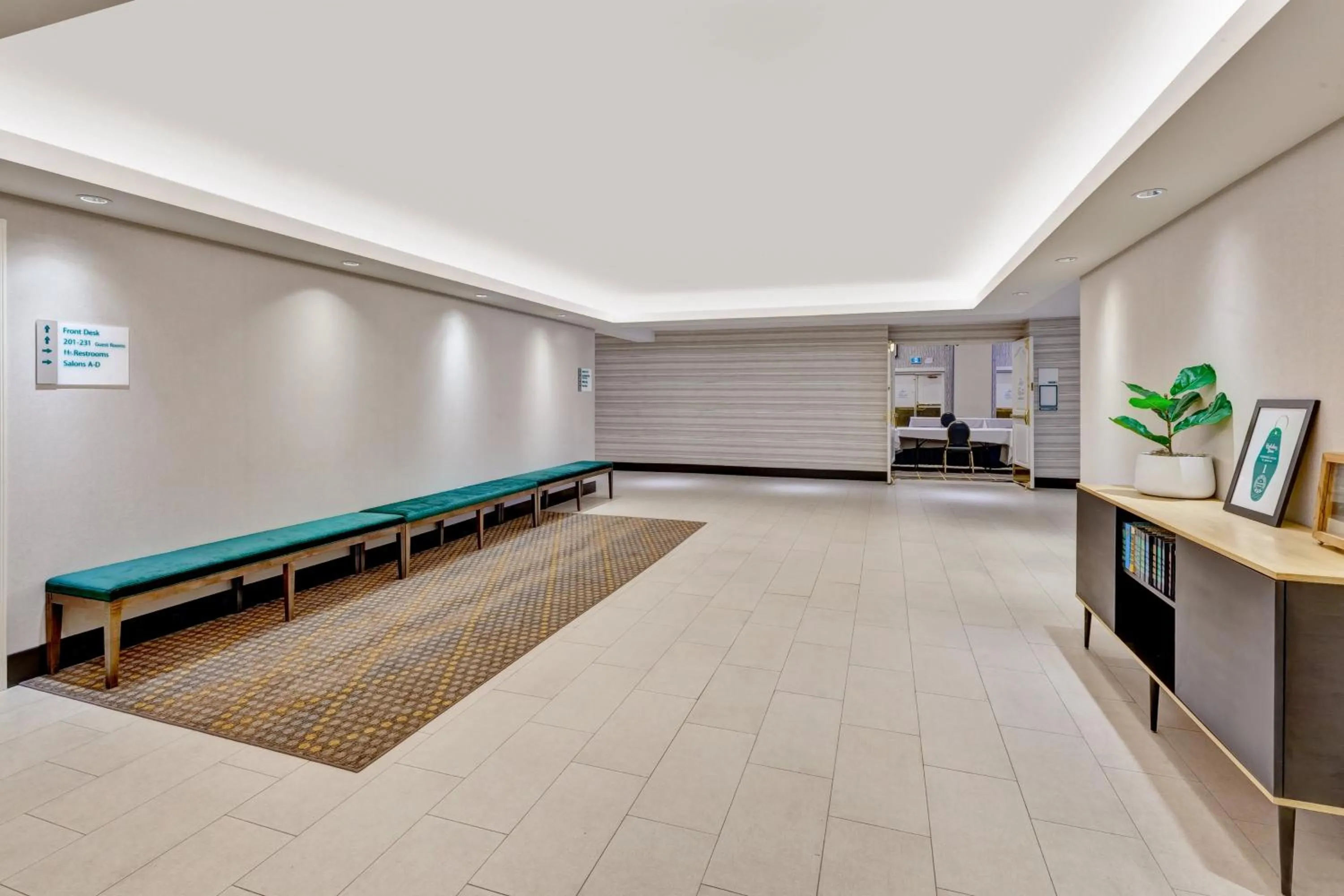 Meeting/conference room in Holiday Inn St Johns by IHG