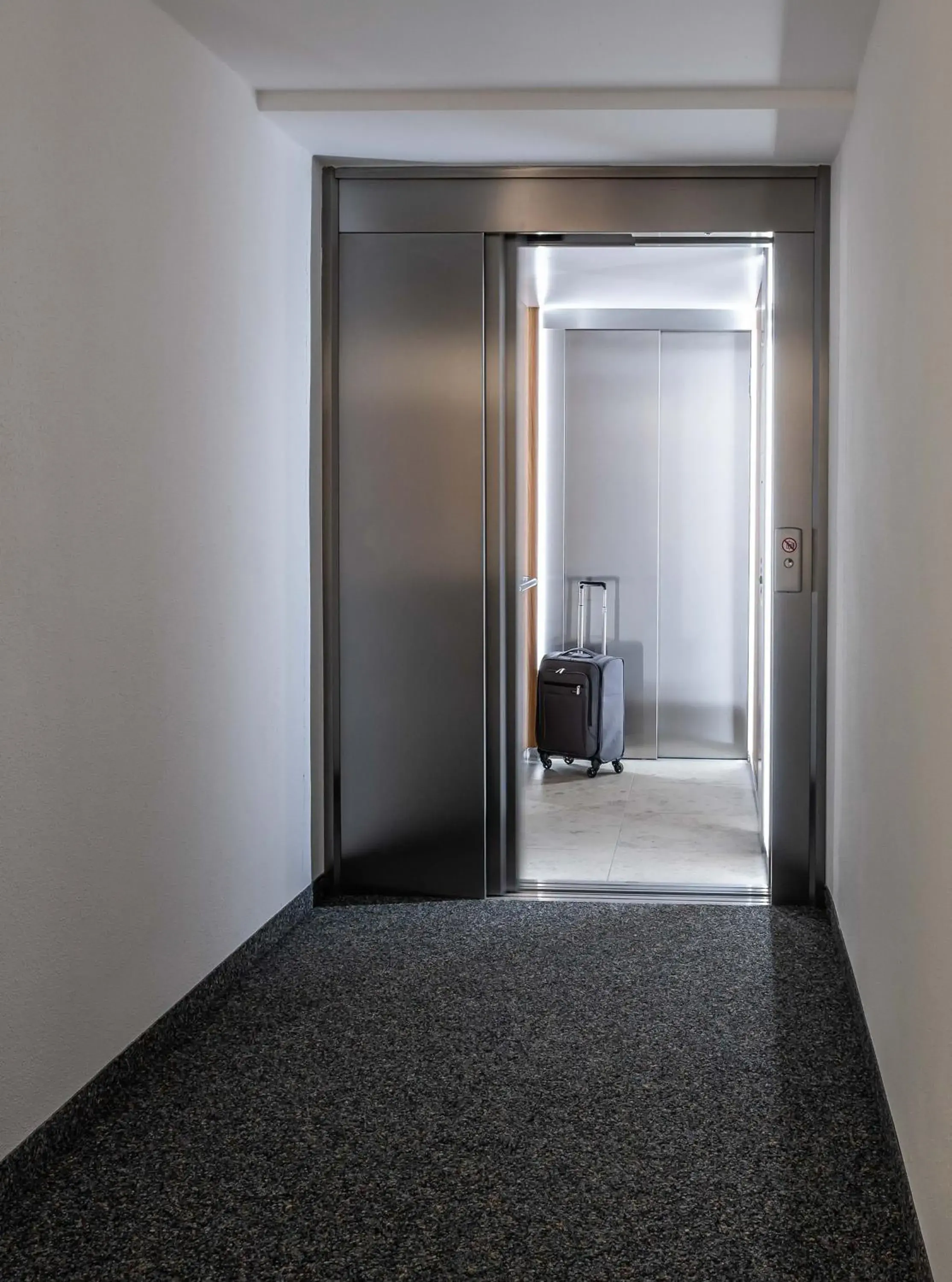 Twin Room with Private Bathroom - single occupancy in Hotel Gasthof Rosenwirt Twin Room with Private Bathroom - single occupancy in Hotel Gasthof Rosenwirt