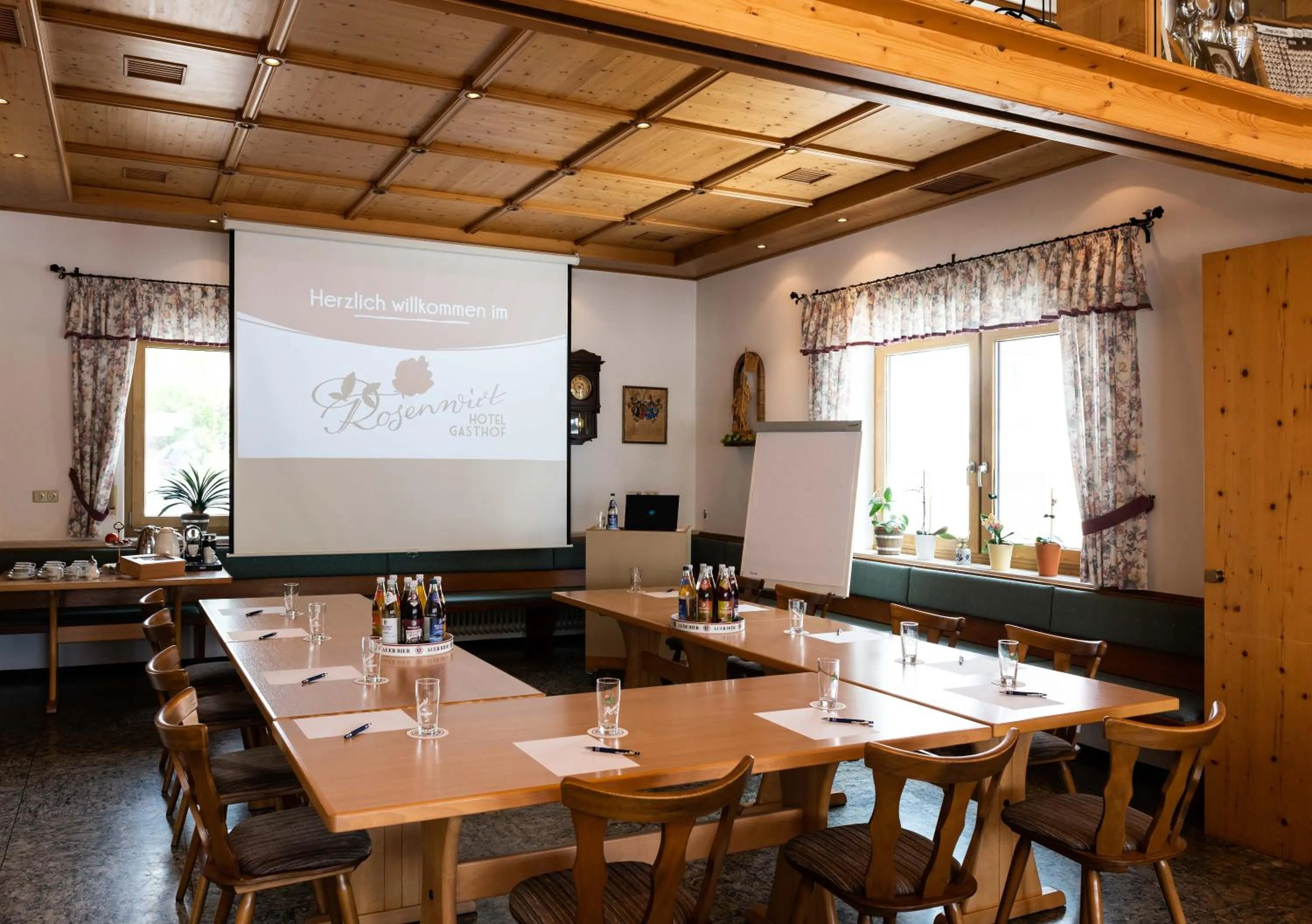 Restaurant/places to eat in Hotel Gasthof Rosenwirt