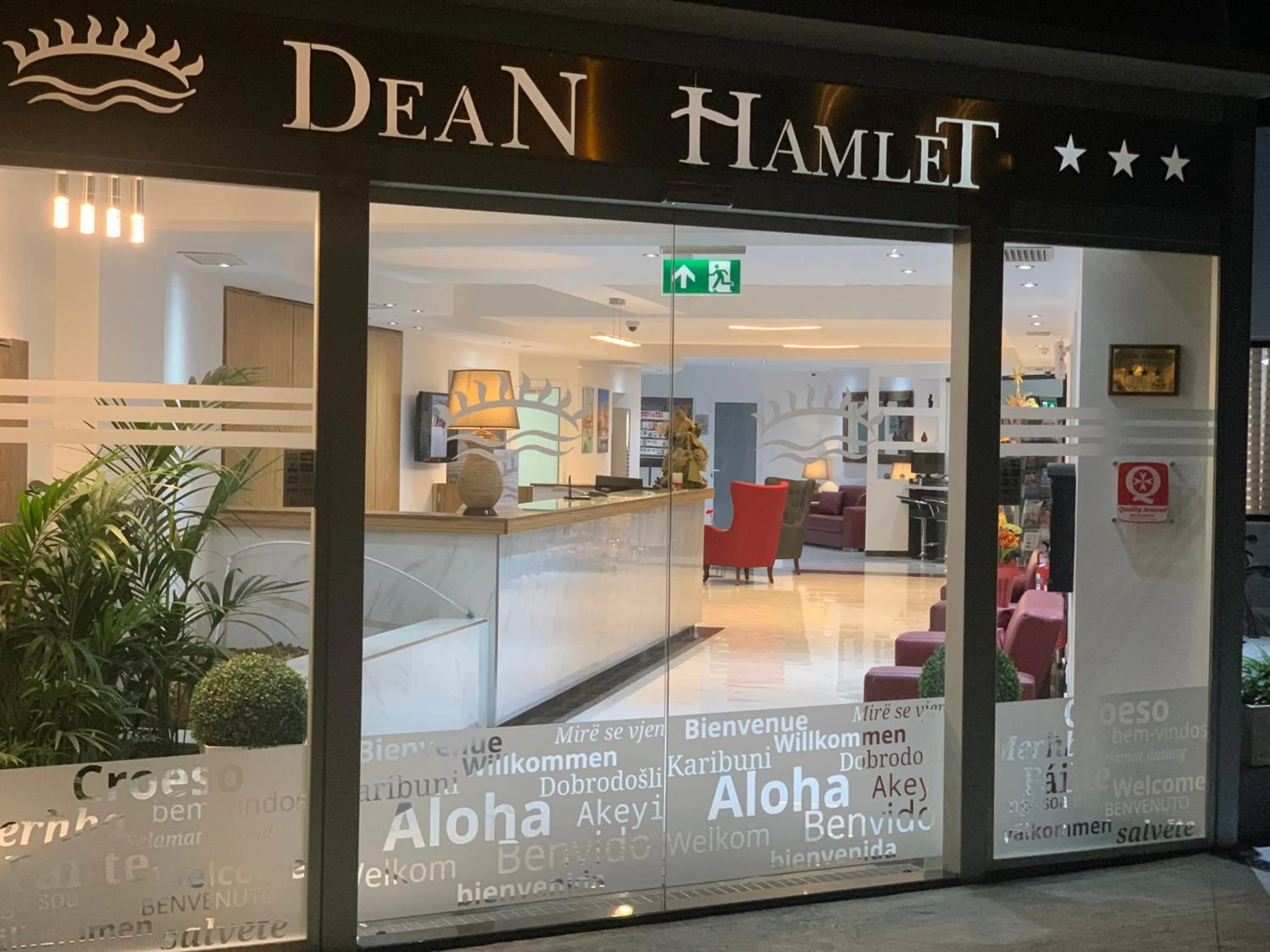 Lobby or reception in Dean Hamlet Hotel