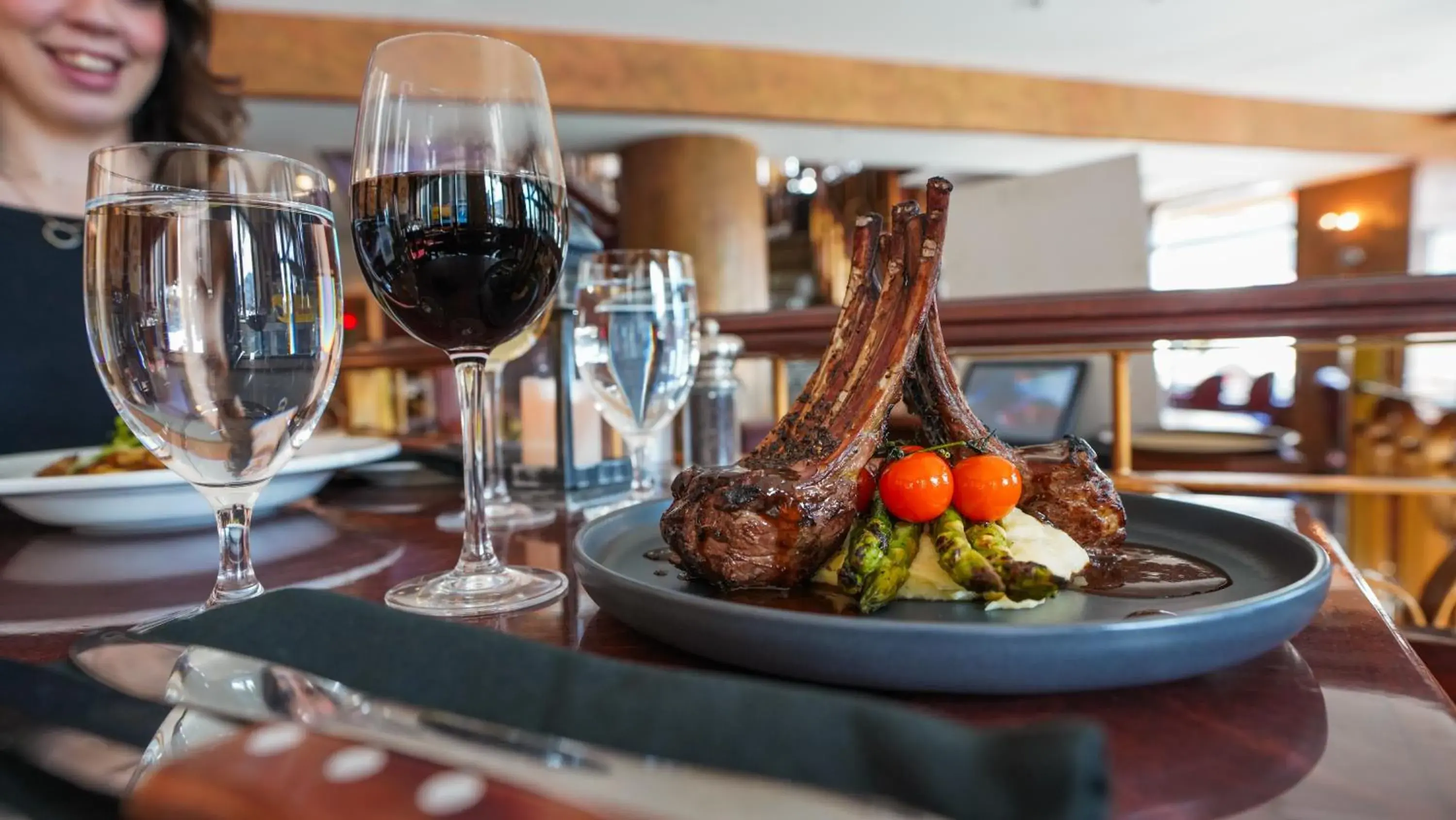 Restaurant/places to eat in Hôtel Palace Royal Centre-Ville Québec par JARO Restaurant/places to eat in Hôtel Palace Royal Centre-Ville Québec par JARO