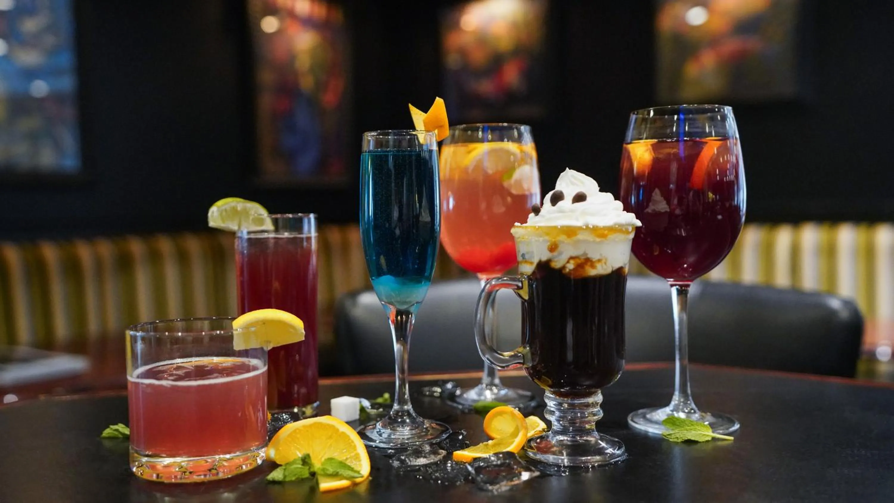 Lounge or bar in Hôtel Palace Royal Centre-Ville Québec par JARO