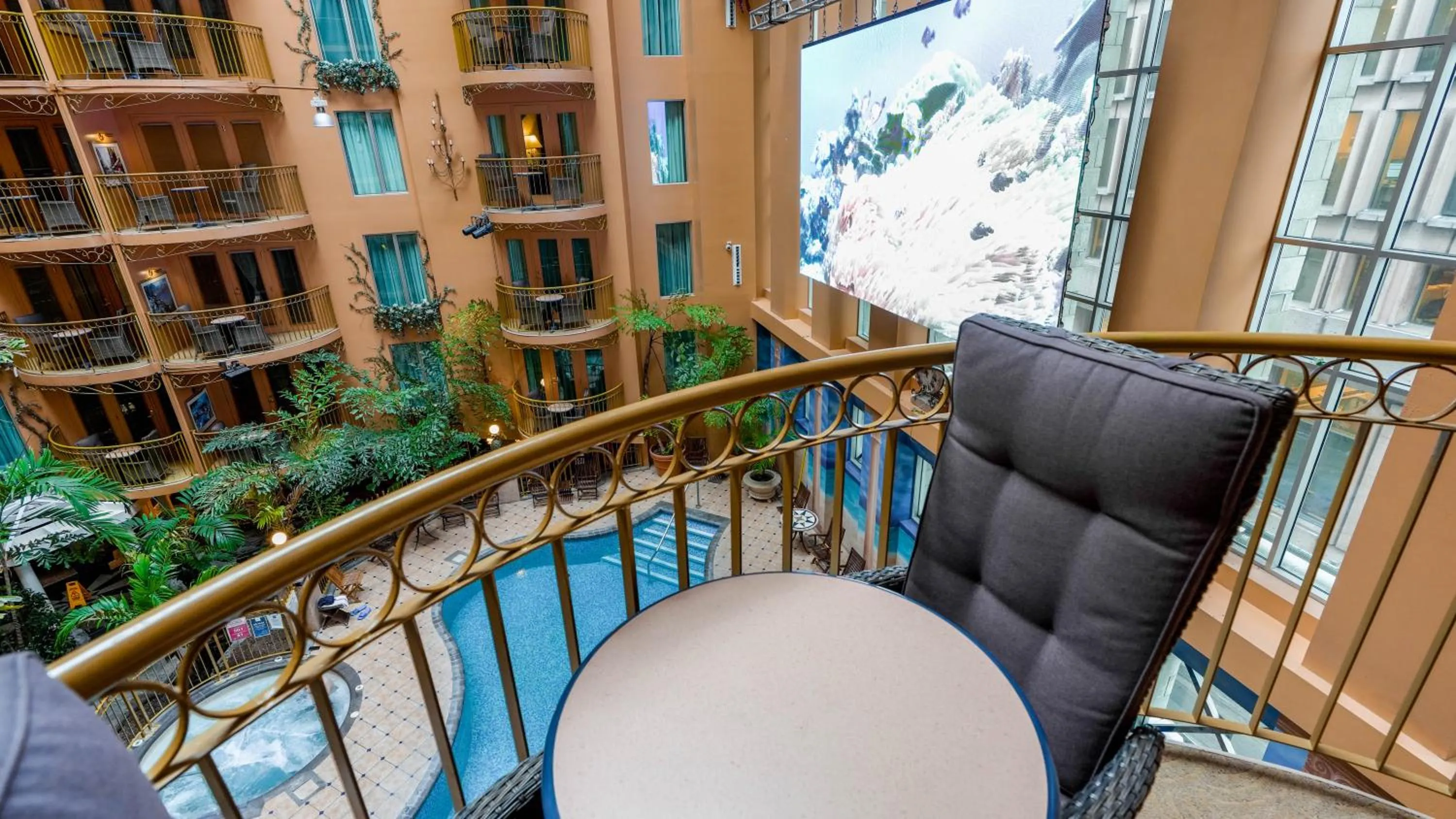 View (from property/room) in Hôtel Palace Royal Centre-Ville Québec par JARO