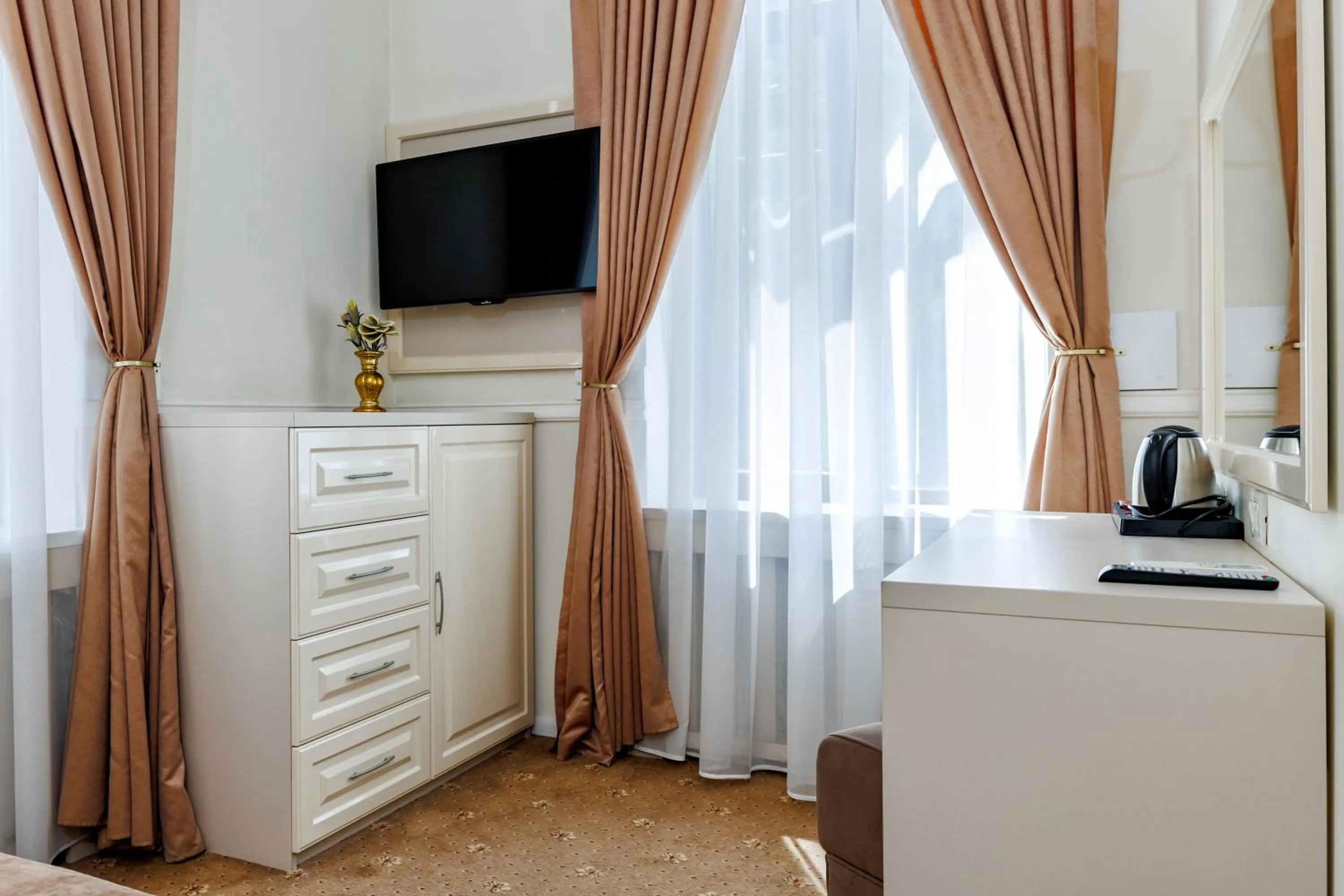 TV and multimedia in La Strada Boutique Villa